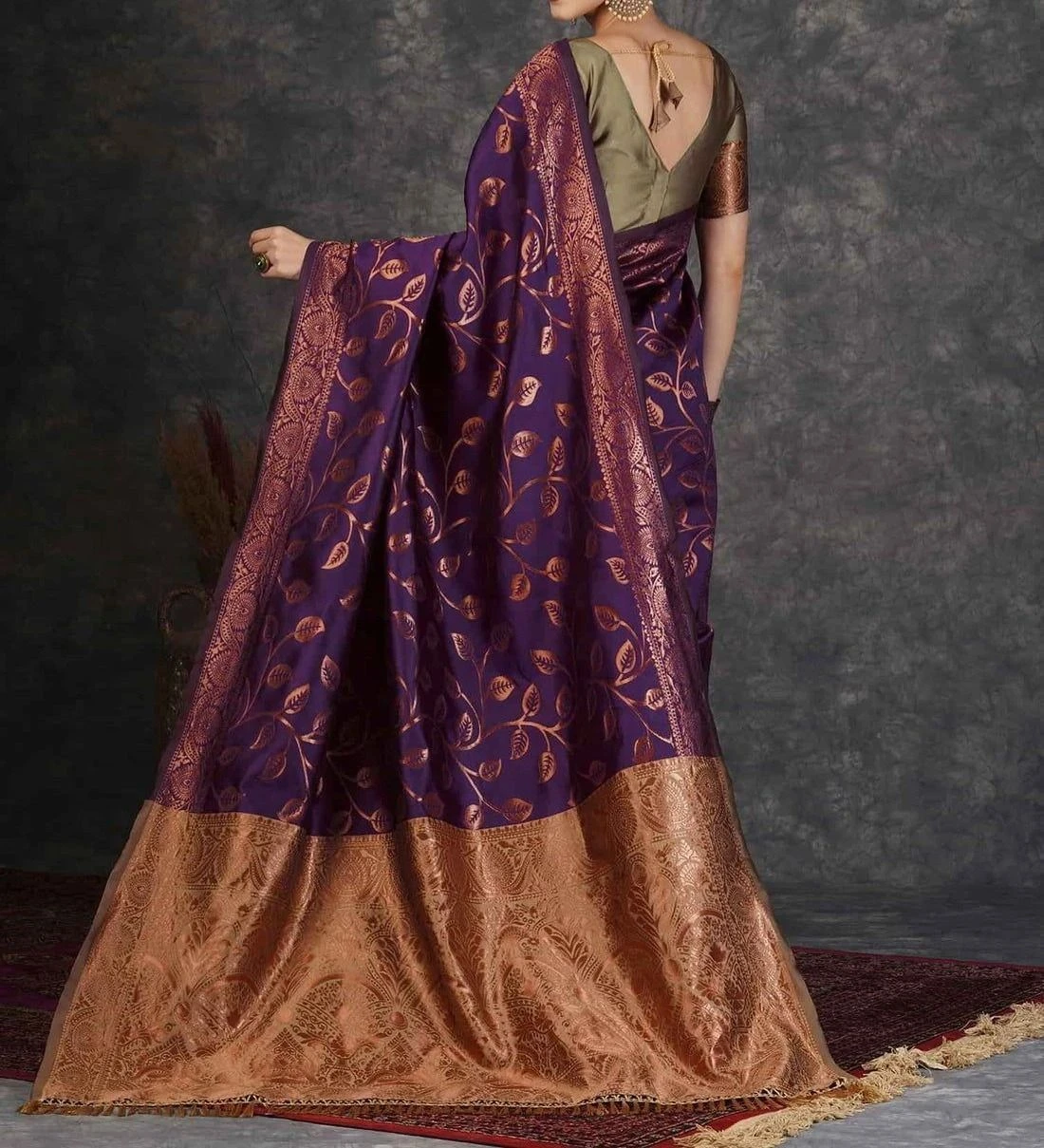 Tryloom Dark Purple Silk Woven Banarasi Saree 5