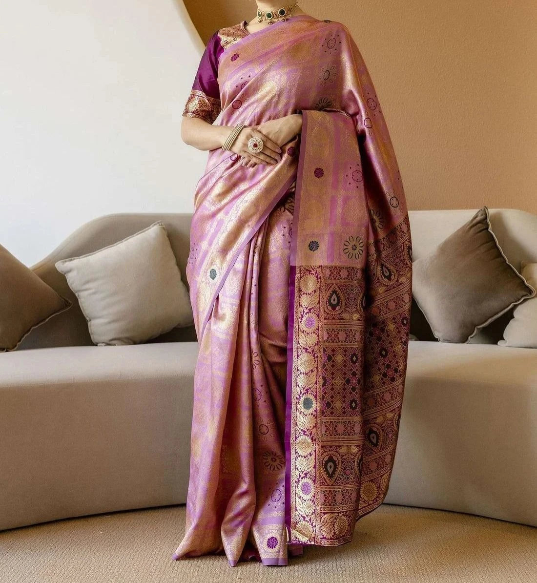 Tryloom Dusty Pink Silk Woven Patola Saree 7