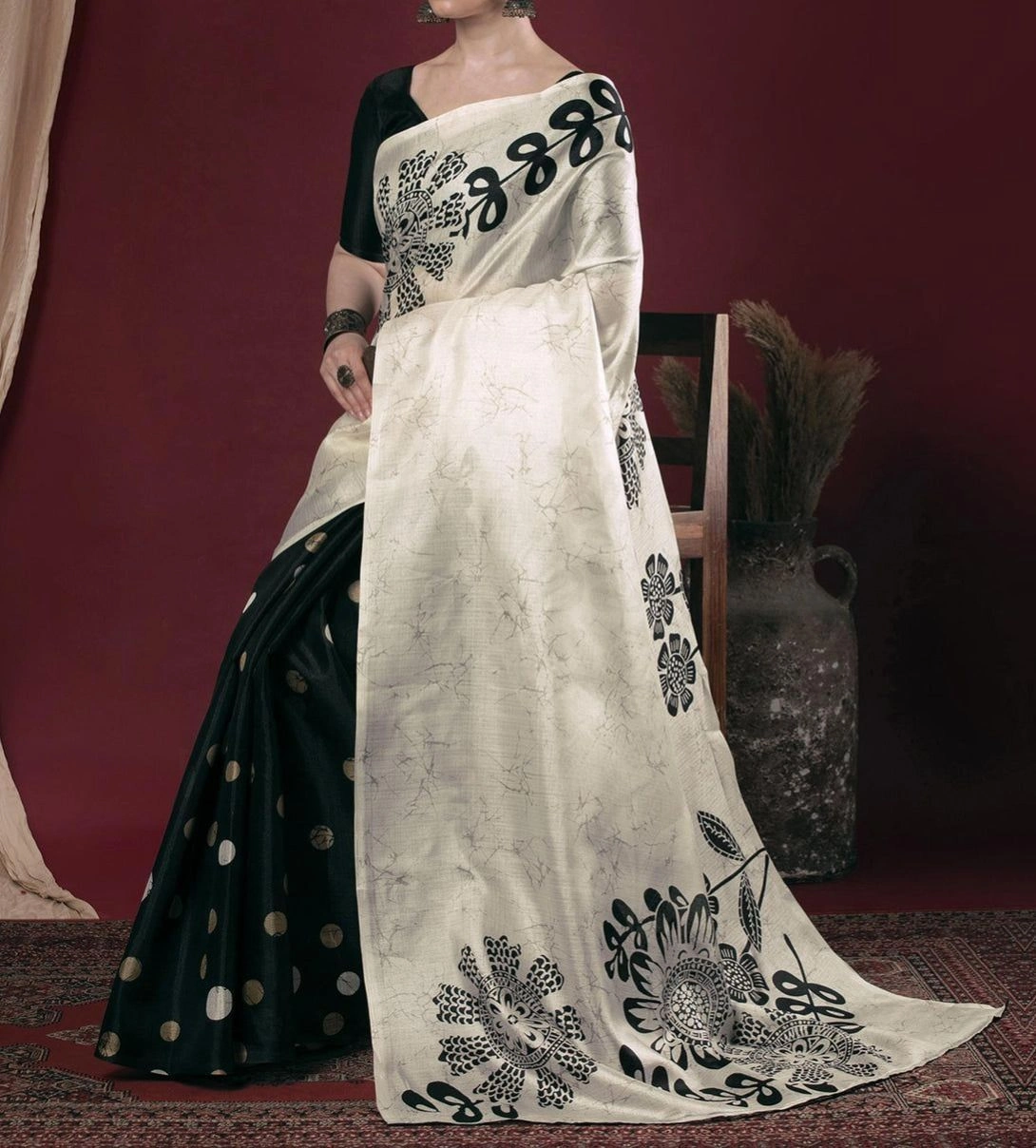 Tryloom White Cotton Blend Floral Printed Saree 1
