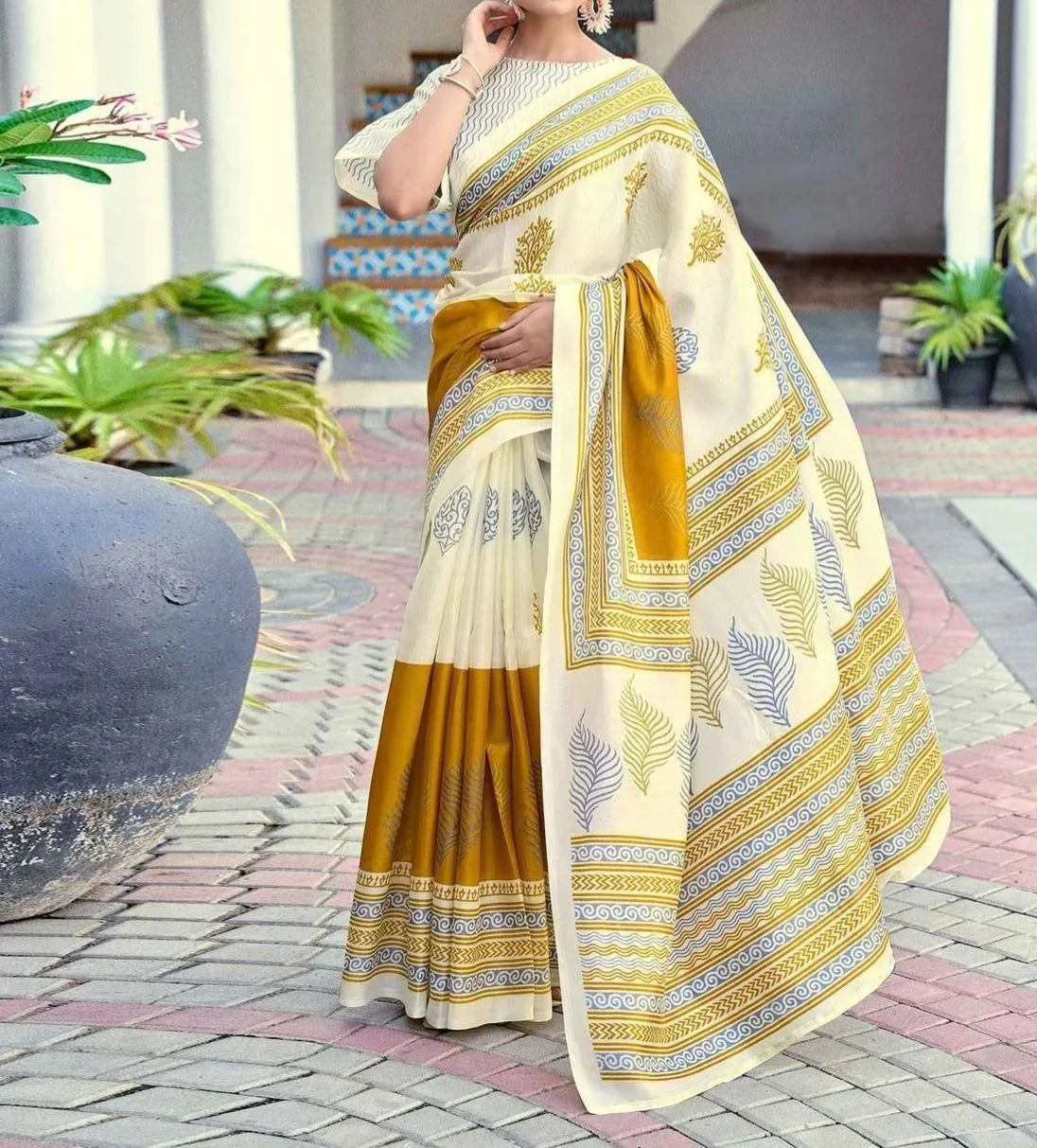 Tryloom Off White Cotton Blend Printed Onam Saree 1