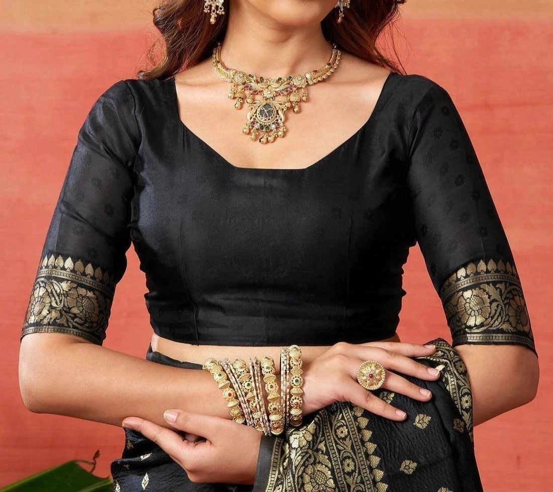 Tryloom Black Silk Woven Banarasi Saree 6