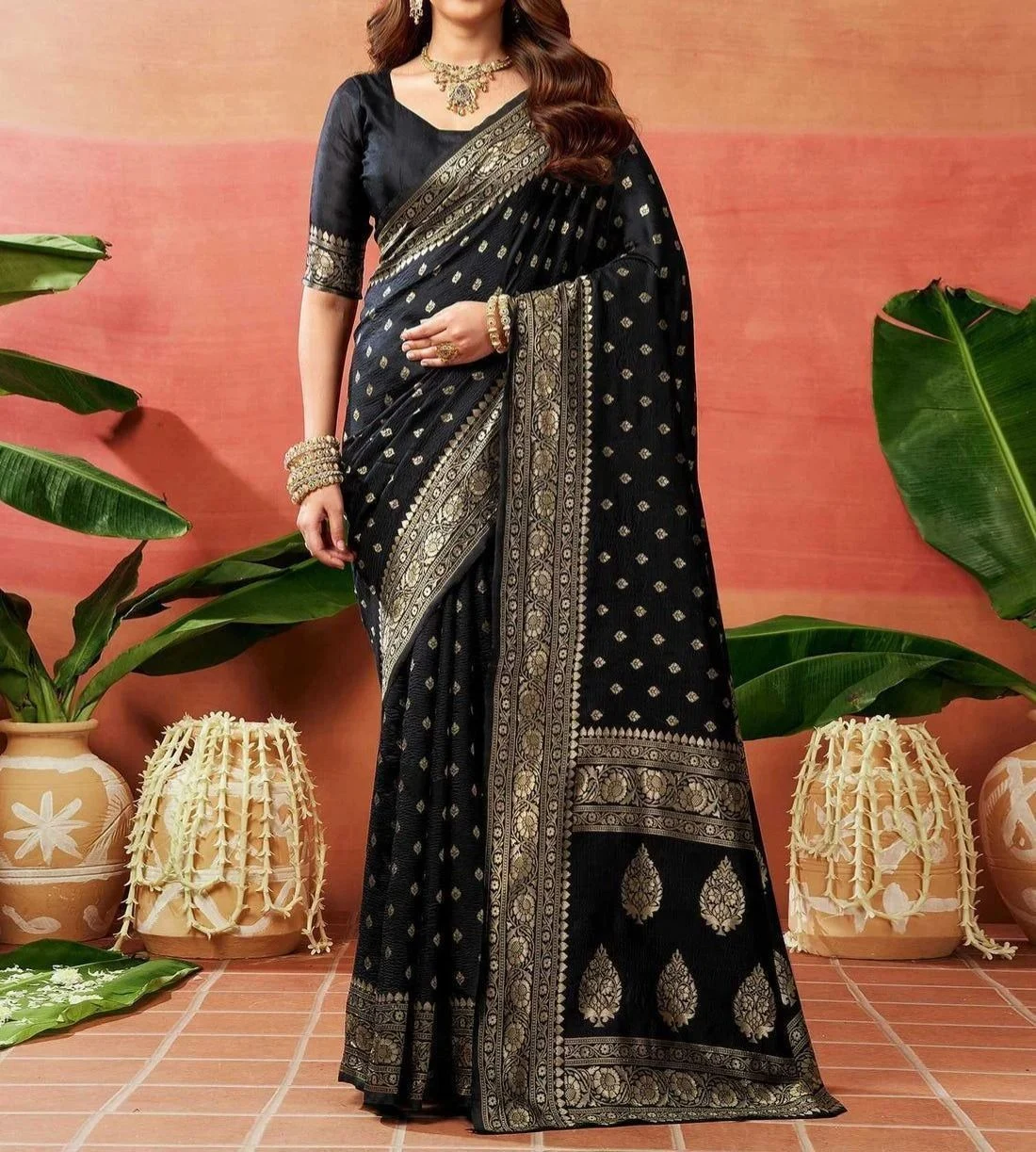 Tryloom Black Silk Woven Banarasi Saree 1