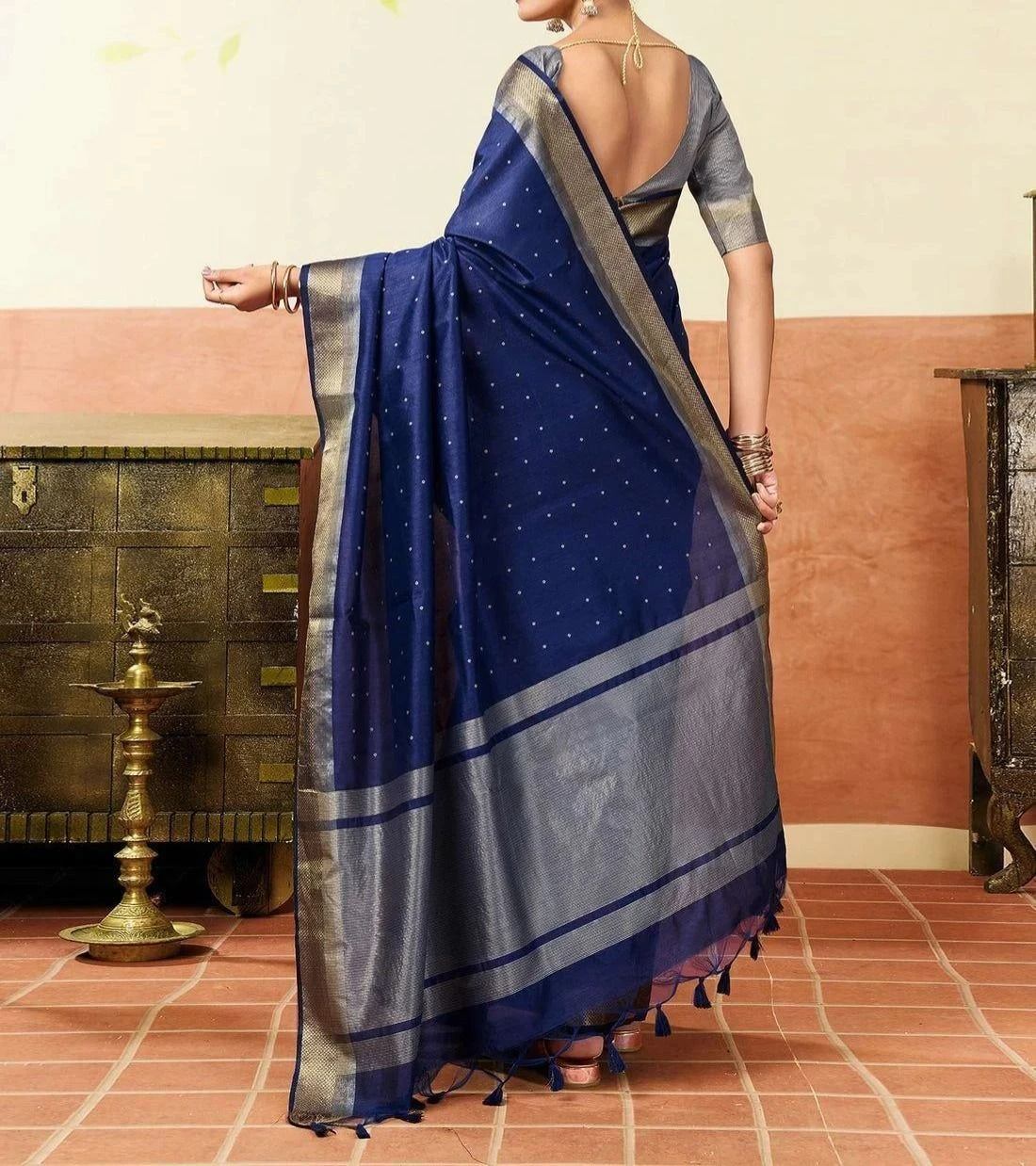 Tryloom Navy Blue Silk Woven Banarasi Saree 5