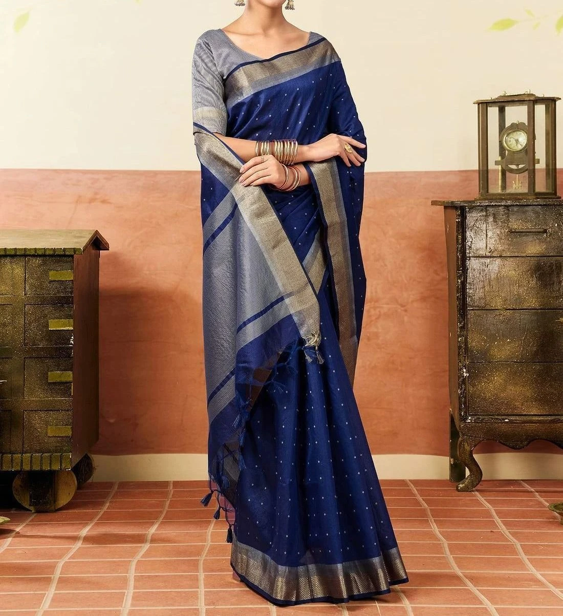 Tryloom Navy Blue Silk Woven Banarasi Saree 4