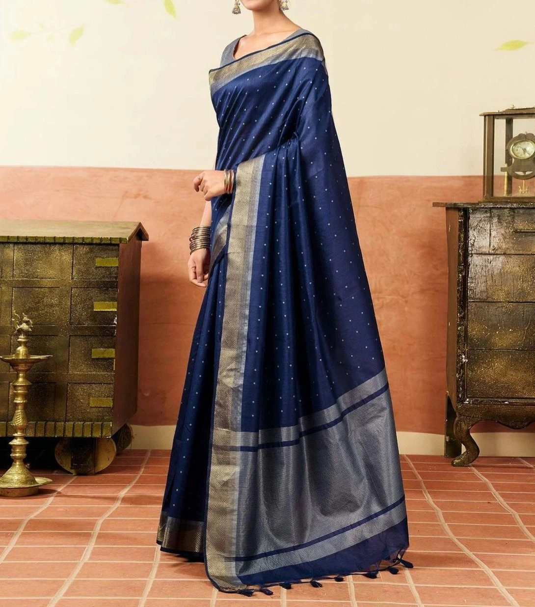 Tryloom Navy Blue Silk Woven Banarasi Saree 2