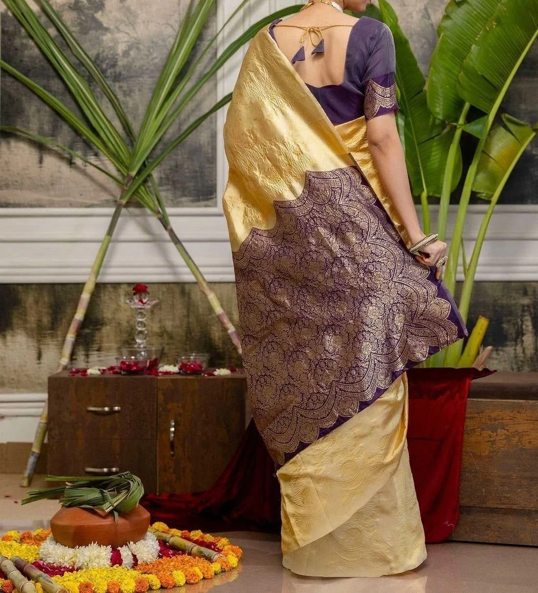 Tryloom Cream Silk Woven Banarasi Onam Saree 7