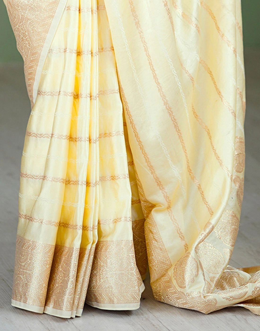 Cream Silk Woven Kanjivaram Onam Saree 7