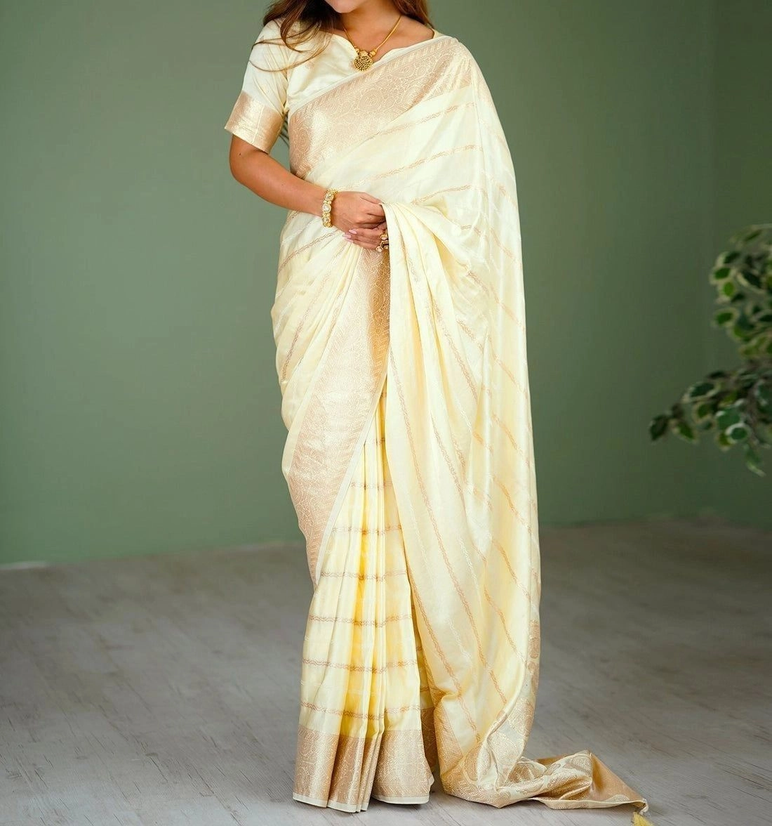Cream Silk Woven Kanjivaram Onam Saree 1