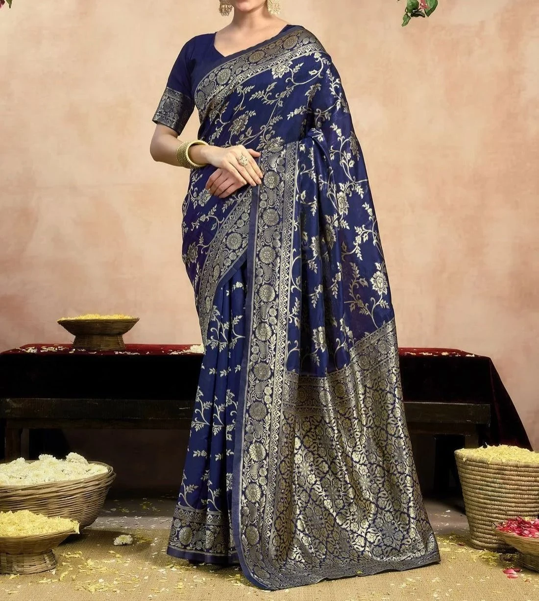 Tryloom Silk Woven Banarasi Saree 5