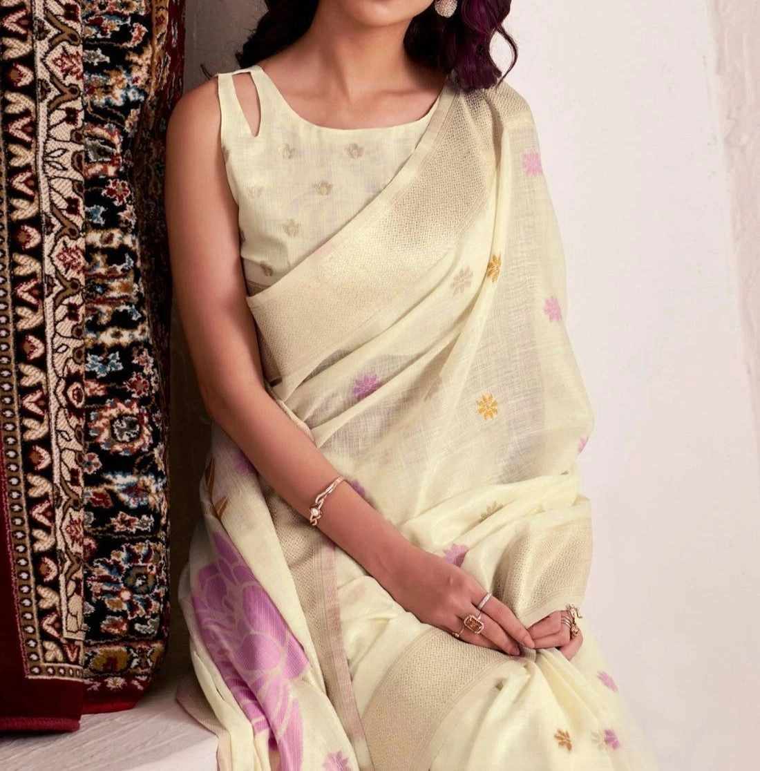 Tryloom Cream Linen Woven Onam Saree 3