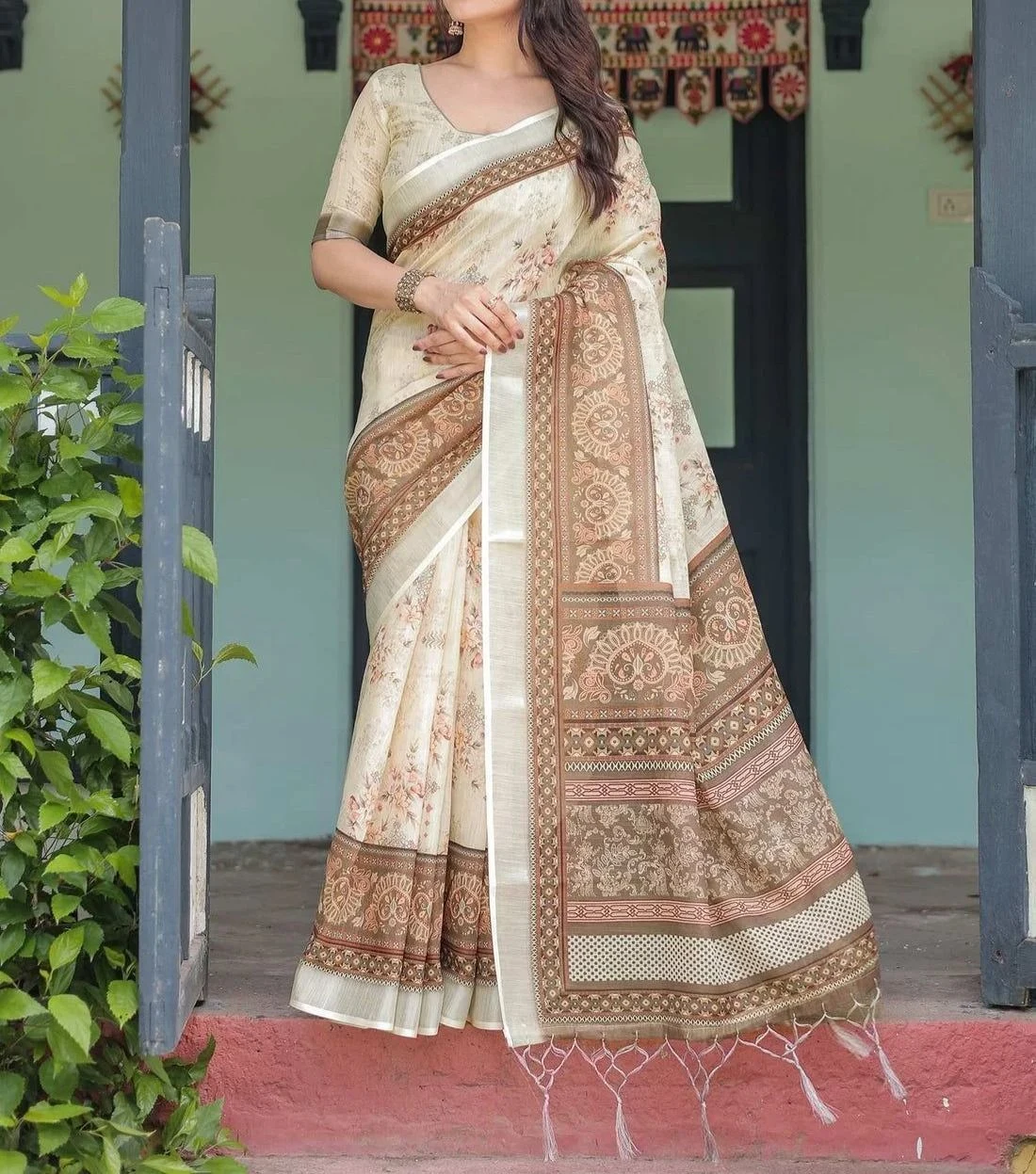 Tryloom Cream Linen Printed Onam Saree 1