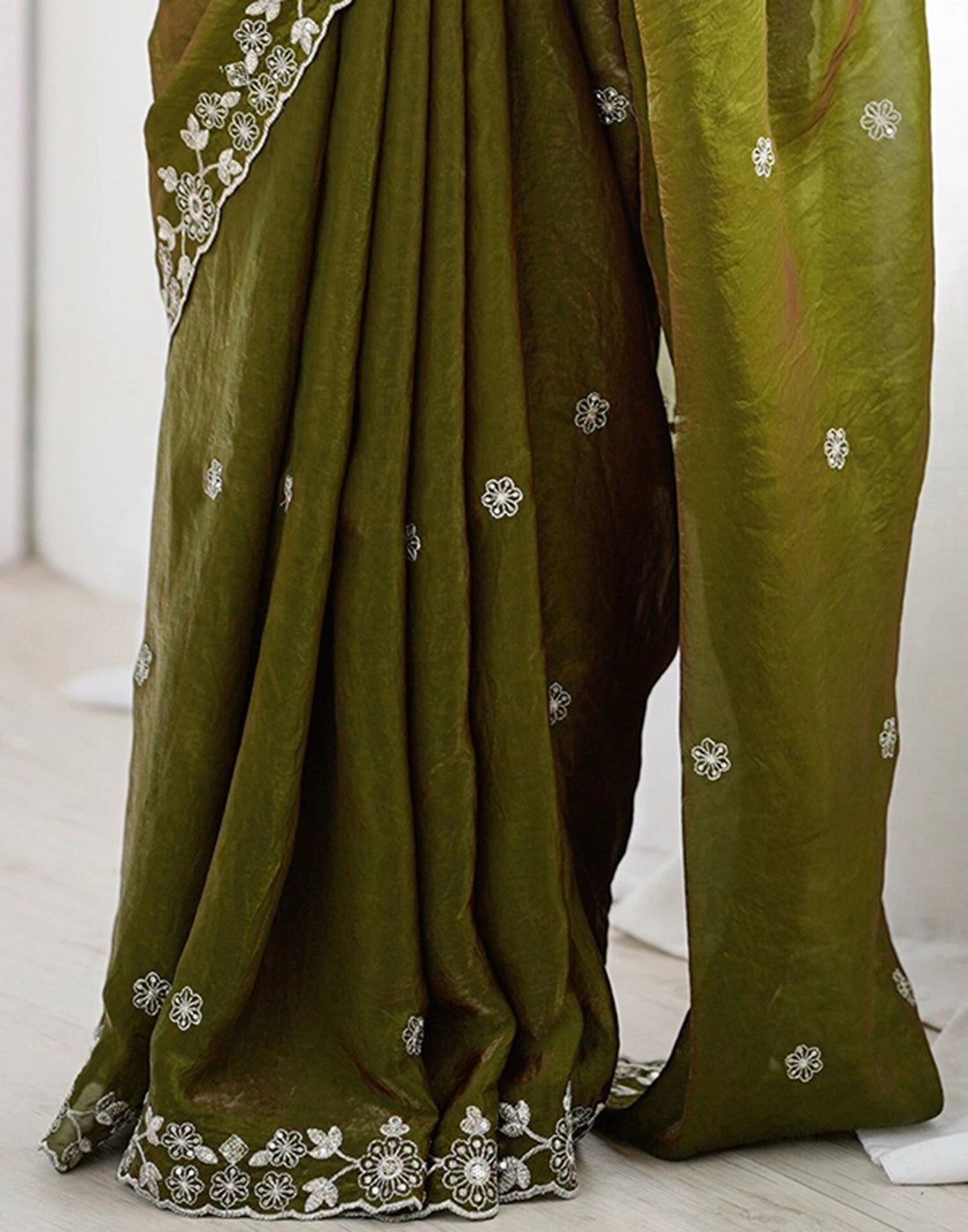 Tryloom Mehndi Green Tissue Silk Sequence Embroidery Saree 8