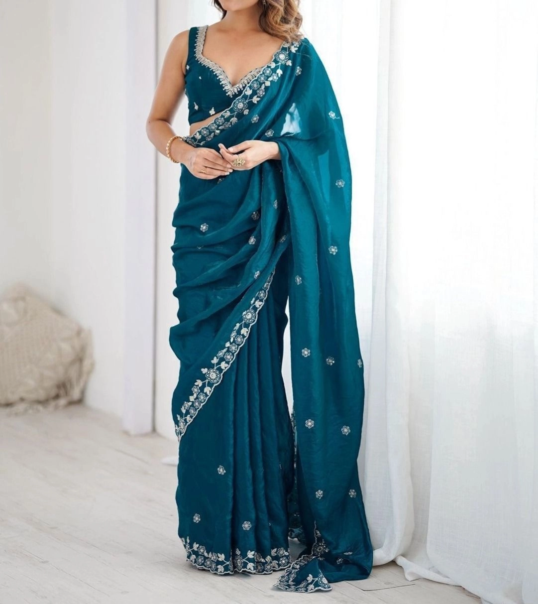 Tryloom Mehndi Green Tissue Silk Sequence Embroidery Saree 2