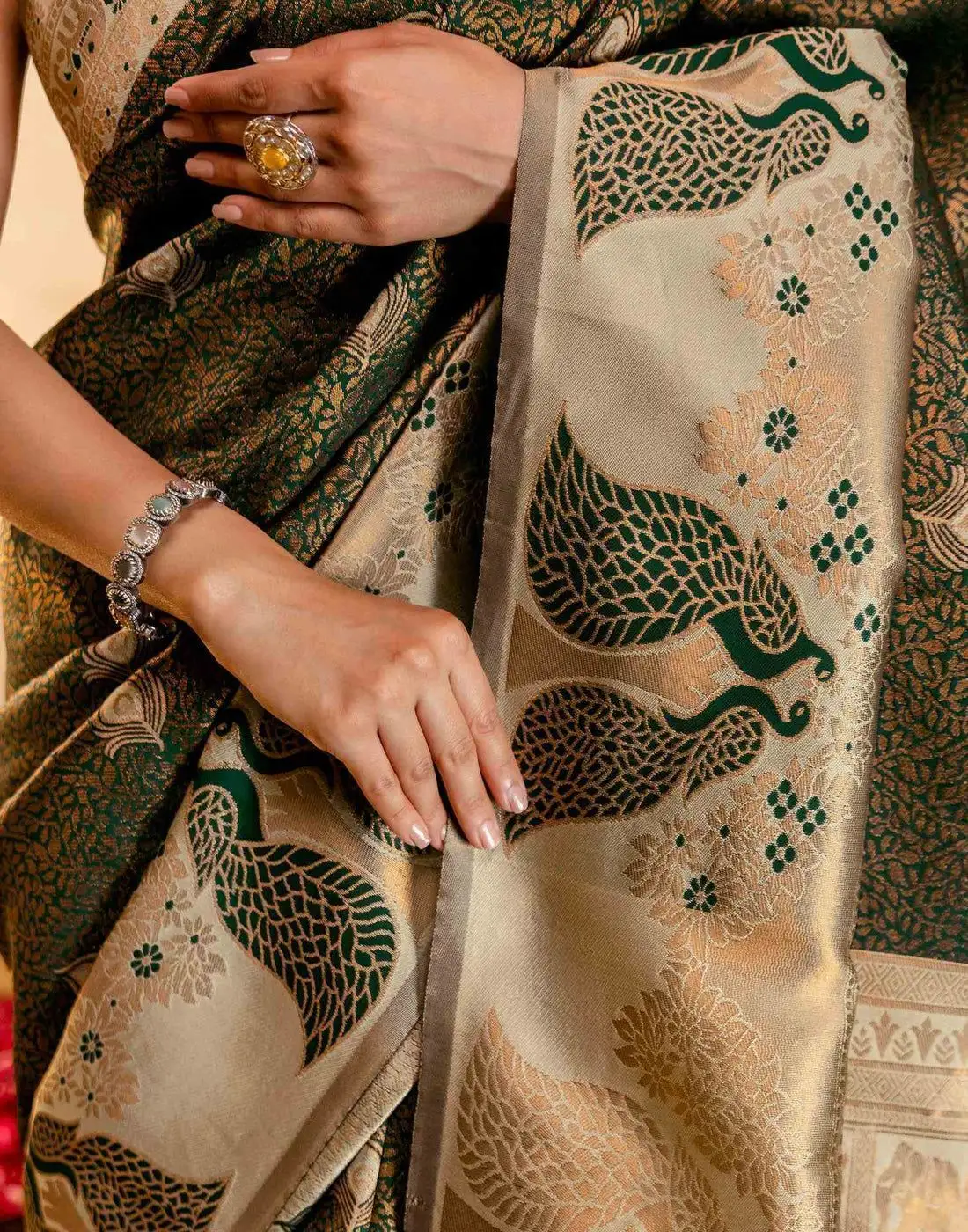 Tryloom Dark Green Silk Woven Kanjivaram Saree 10