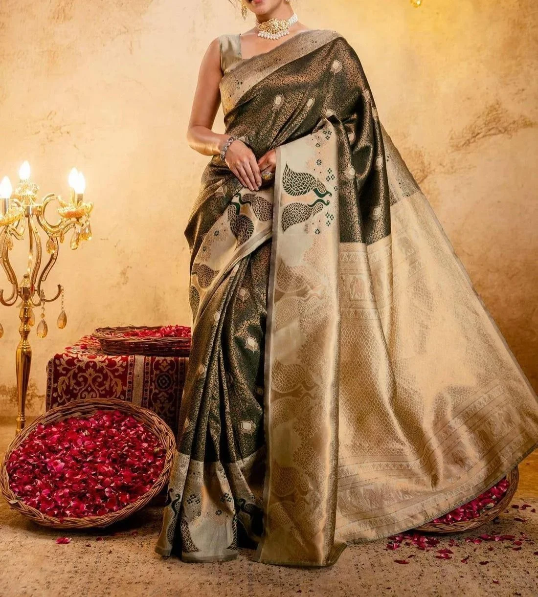 Tryloom Dark Green Silk Woven Kanjivaram Saree 3