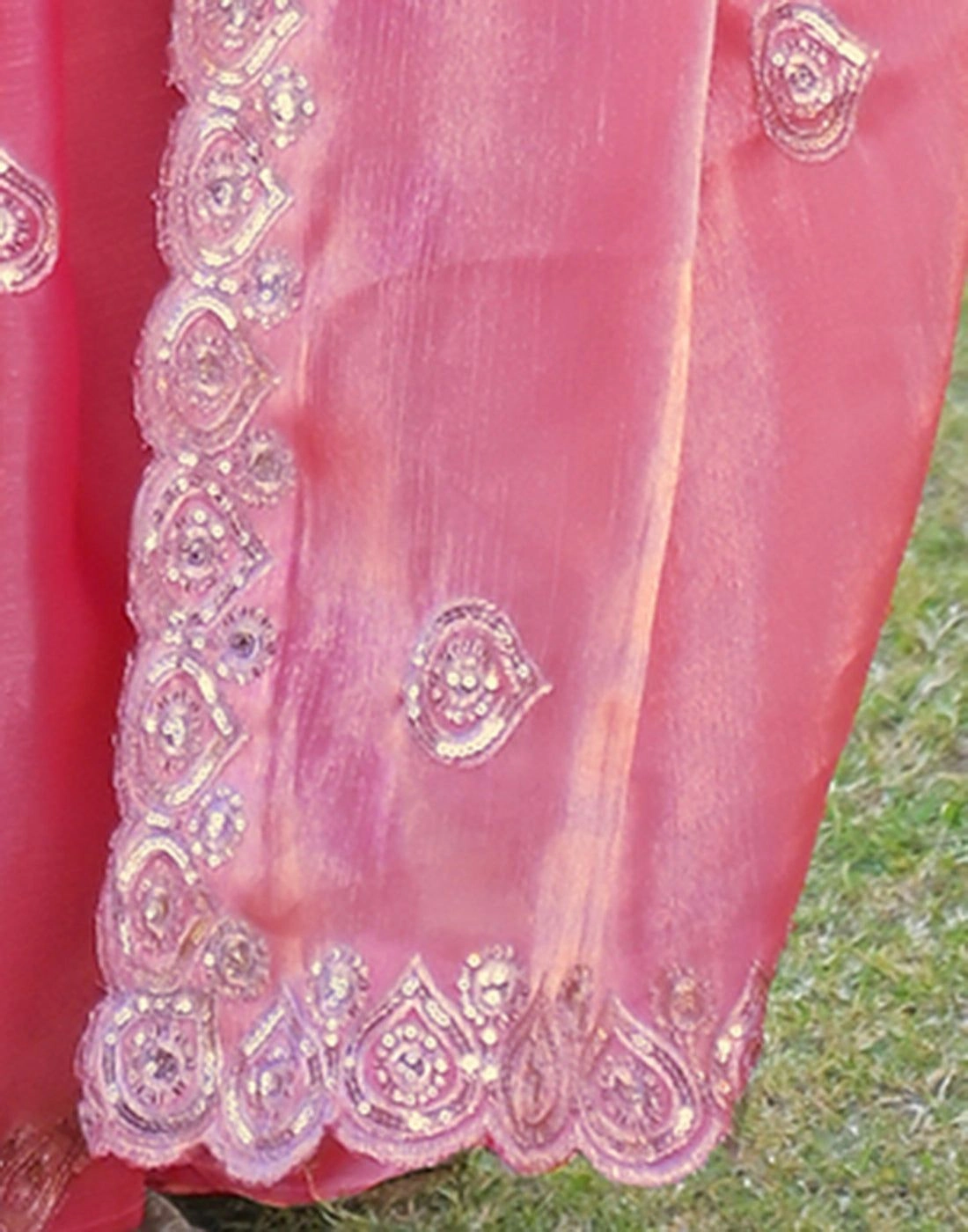 Tryloom Pink Shimmer Chiffon Sequence Embroidery saree 6