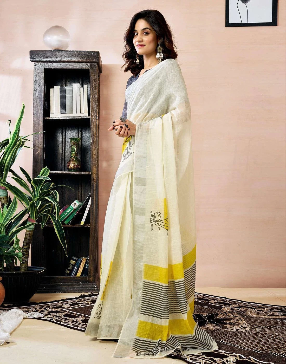 Tryloom Ready to Wear White Linen Floral Printed Saree 3