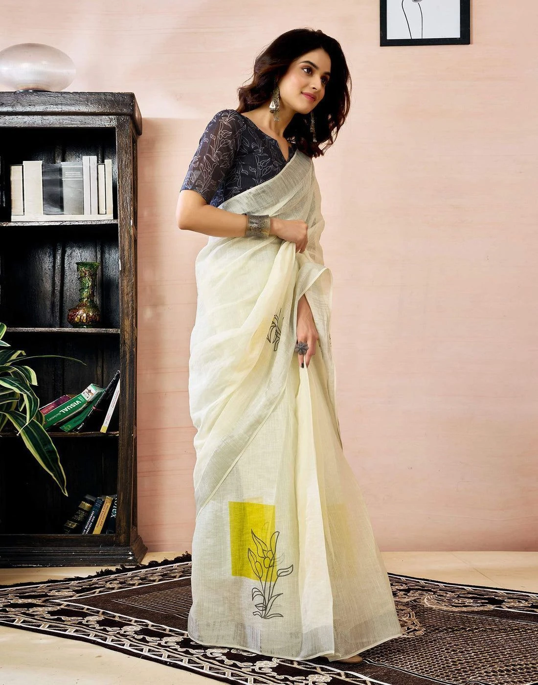Tryloom Ready to Wear White Linen Floral Printed Saree 4