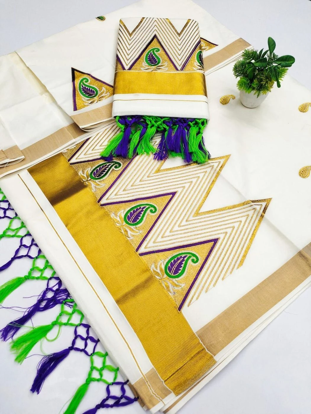 Tryloom Royal Paisley Kasavu Pure Cotton Saree | Premium Kerala Golden Border Festive Saree