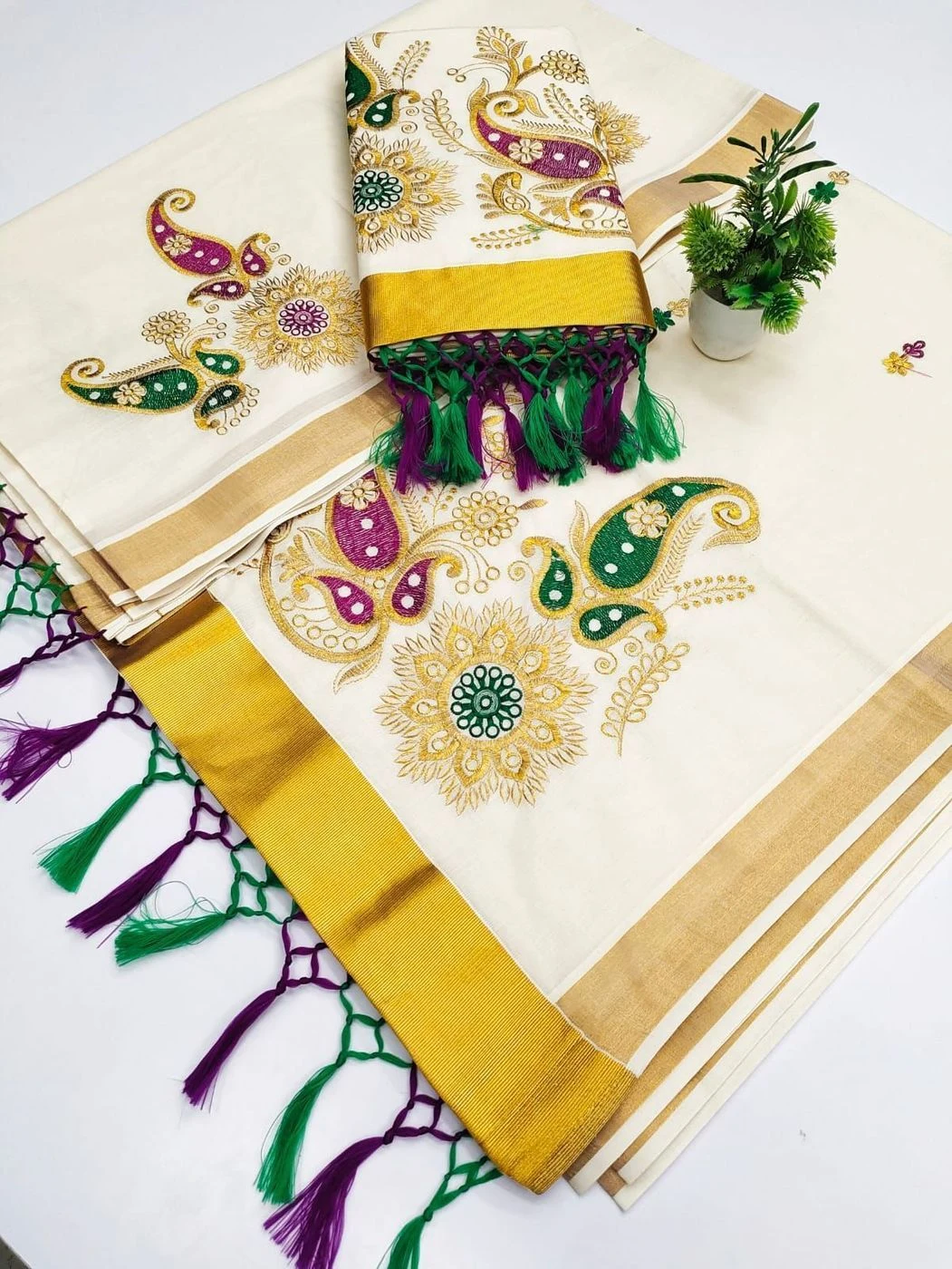 Tryloom Royal Paisley Bloom Kasavu Pure Cotton Saree | Premium Embroidered Kerala Festive Saree