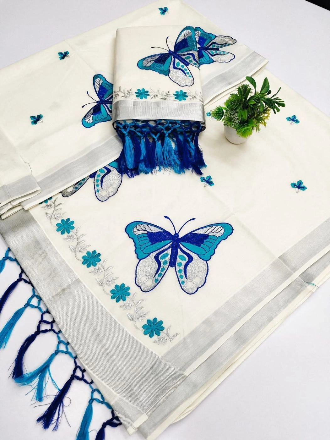 Tryloom Royal Butterfly Silver Kasavu Pure Cotton Saree | Premium Embroidered Kerala Festive Saree 1