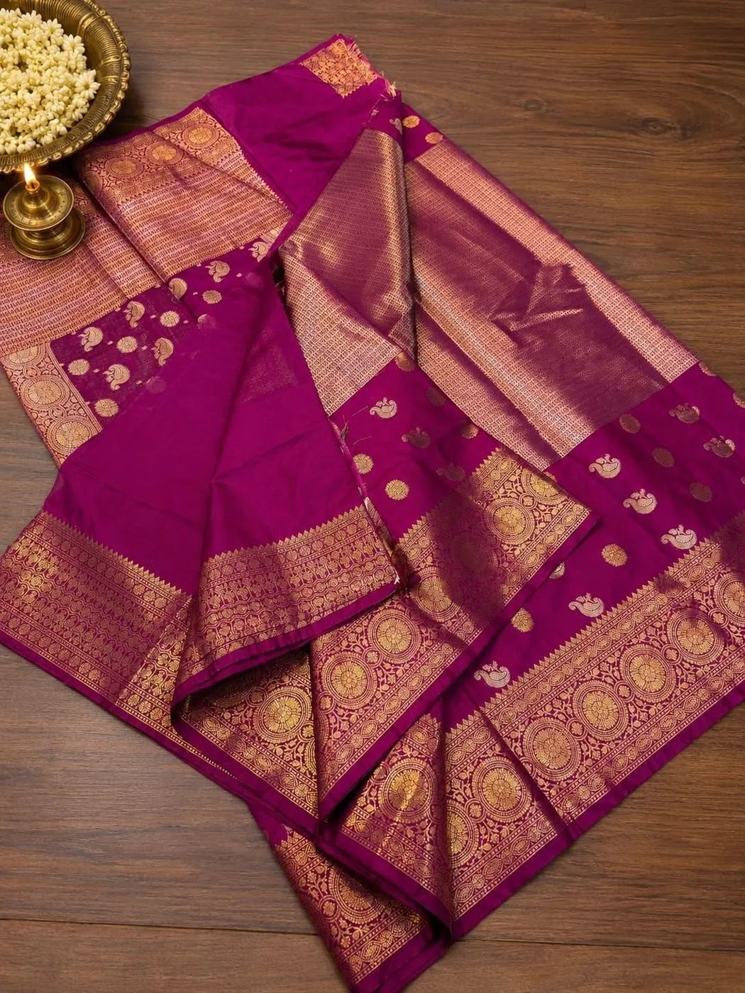 Tryloom Tranding Banarasi Soft Silk Saree 1