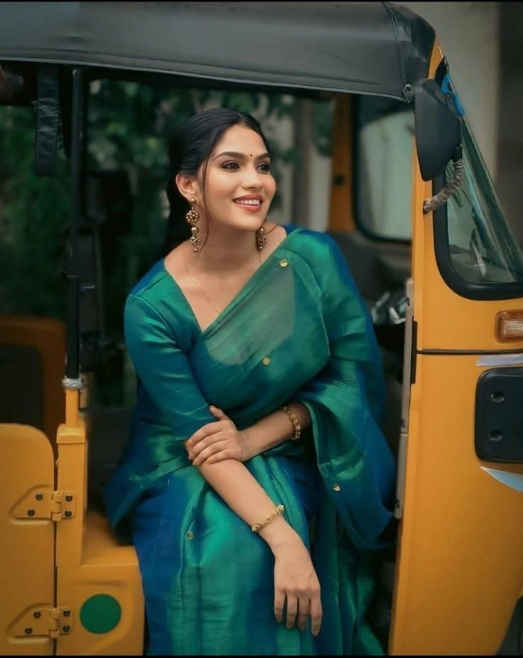 Tryloom Peacock Raga Tissue Soft Silk Saree – Premium Gini Work Designer Tissue Silk Saree with Gorgeous Tassel Pallu 3