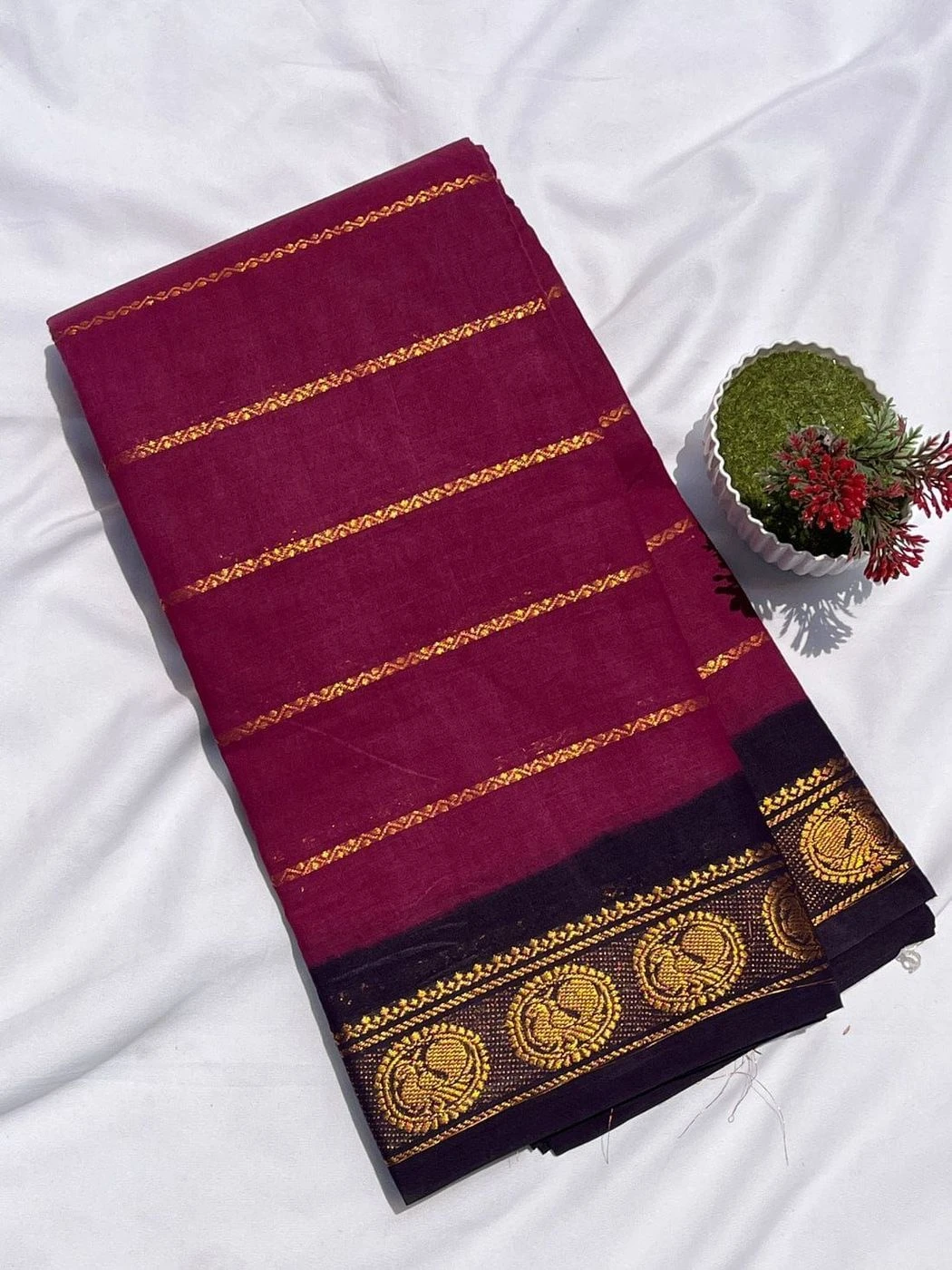 Tryloom Royal Maroon Mettrelthari Sungudi Cotton Saree – Premium Contrast Border Traditional Kerala Saree 2