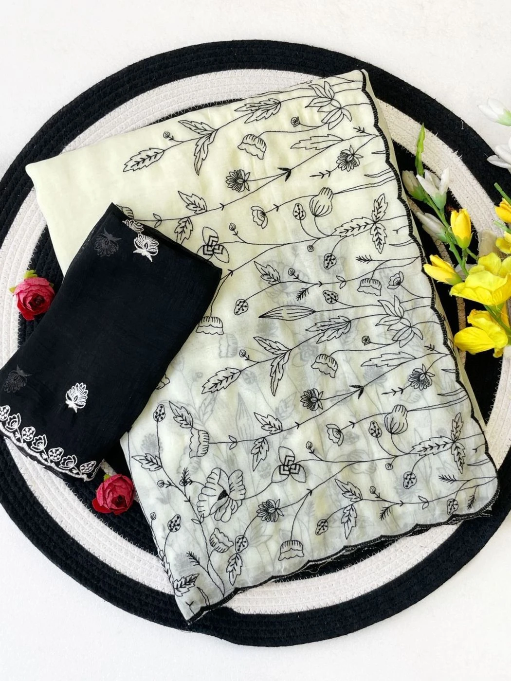 Tryloom Midnight Bloom Linen Cotton Digital Print Saree | Premium Cutwork Designer Saree with Contrast Blouse 1