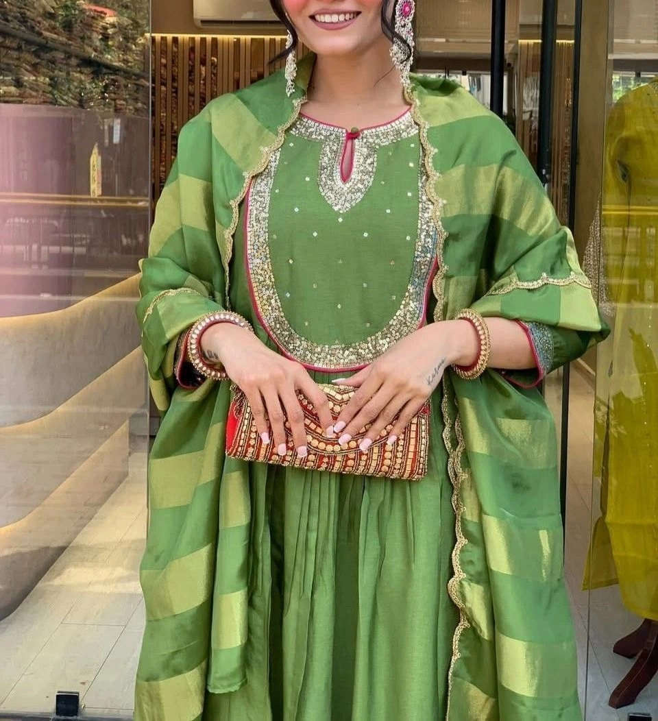Tryloom Emerald Grace Premium Maheshwari Silk 3-Piece Suit Set | Designer Embroidered Ethnic Wear for Women 6