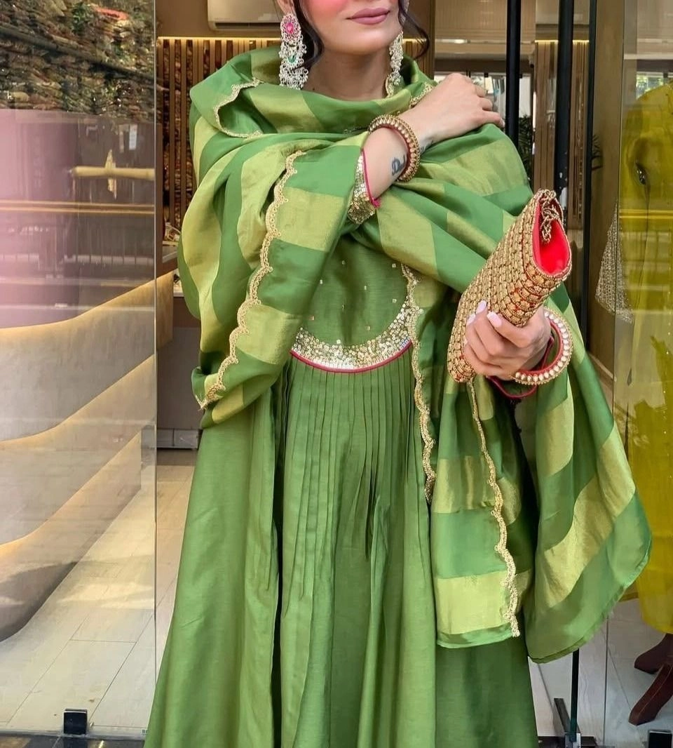 Tryloom Emerald Grace Premium Maheshwari Silk 3-Piece Suit Set | Designer Embroidered Ethnic Wear for Women 5
