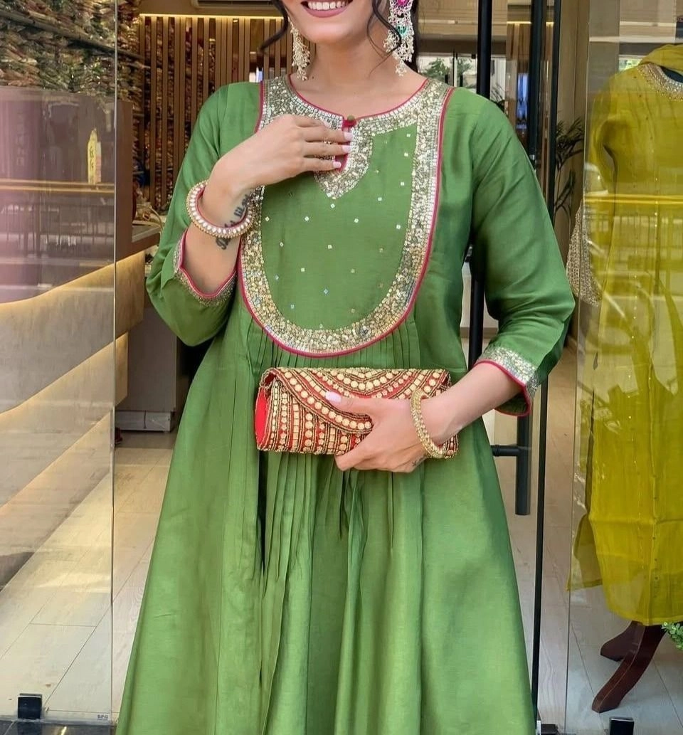 Tryloom Emerald Grace Premium Maheshwari Silk 3-Piece Suit Set | Designer Embroidered Ethnic Wear for Women 4