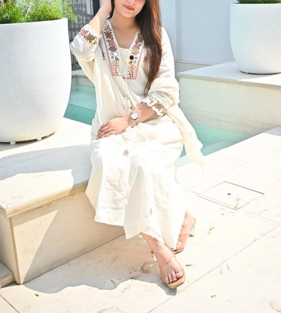 Tryloom Ivory Blossom Pure Cotton Embroidered 3-Piece Suit Set | Premium Kurti, Pant & Malmal Dupatta for Women 5