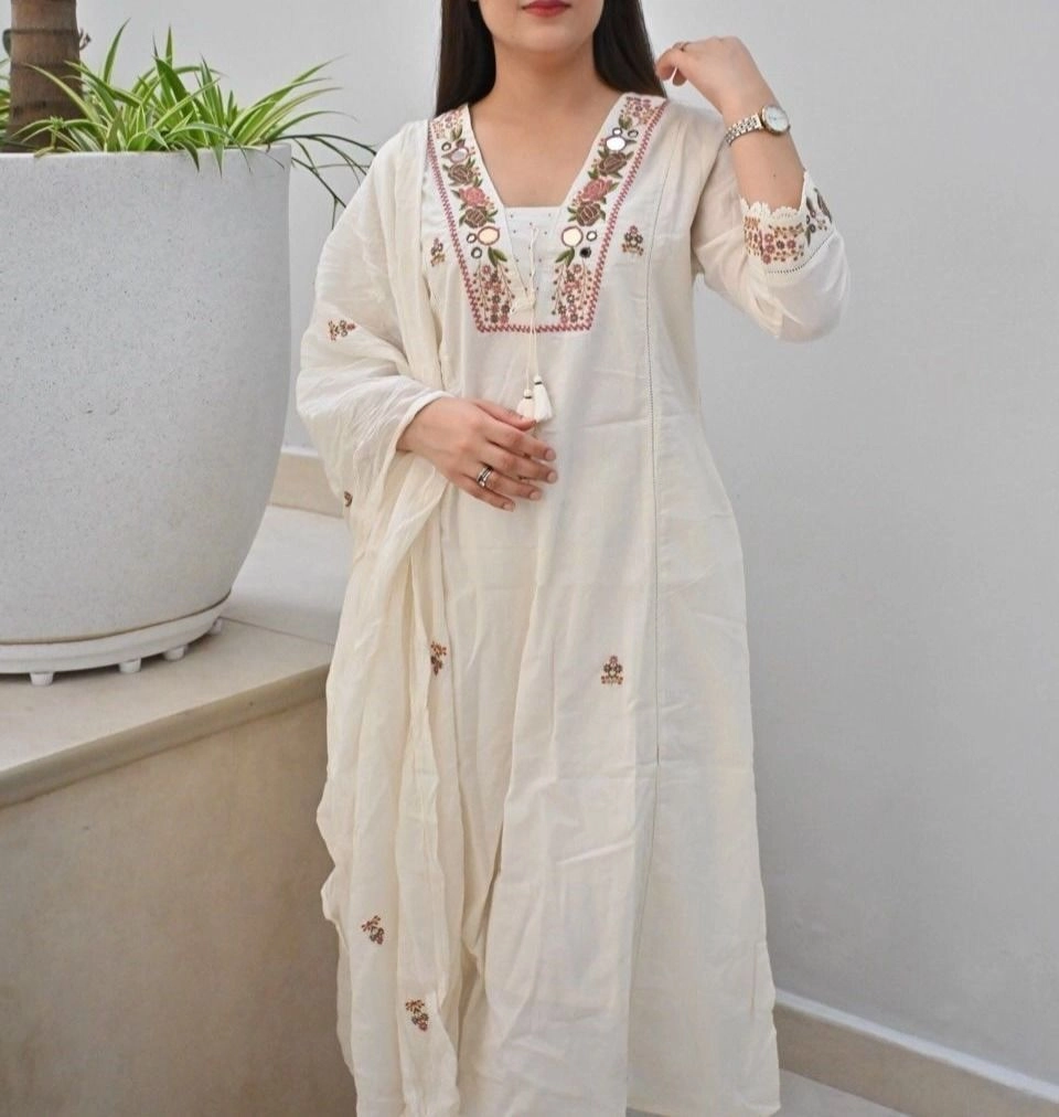 Tryloom Ivory Blossom Pure Cotton Embroidered 3-Piece Suit Set | Premium Kurti, Pant & Malmal Dupatta for Women 1