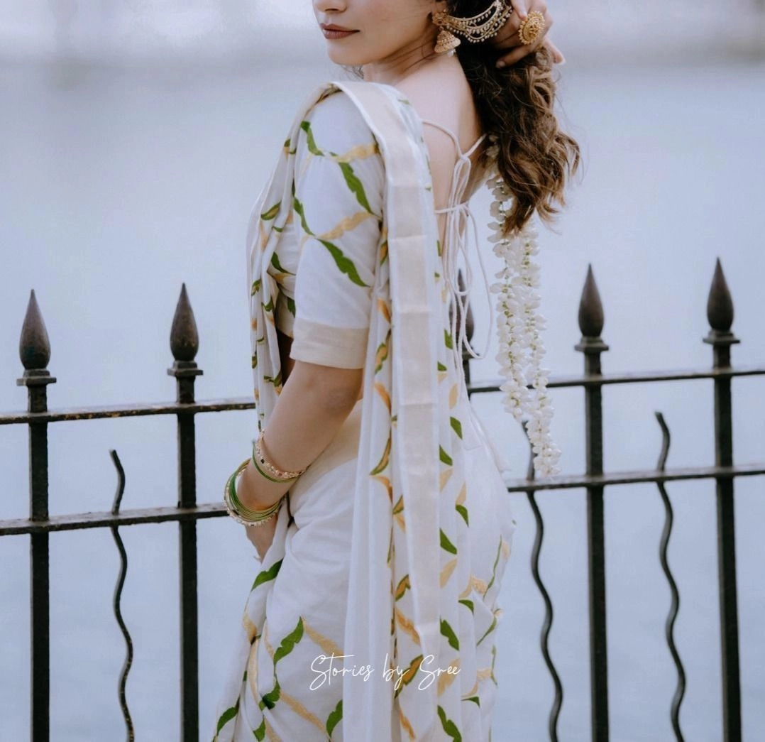 Tryloom Olive Chain Premium Cotton Saree | Elegant Kerala White Cotton Saree with Olive Green Chain Print & Golden Zari Border | Designer Festive Saree 2