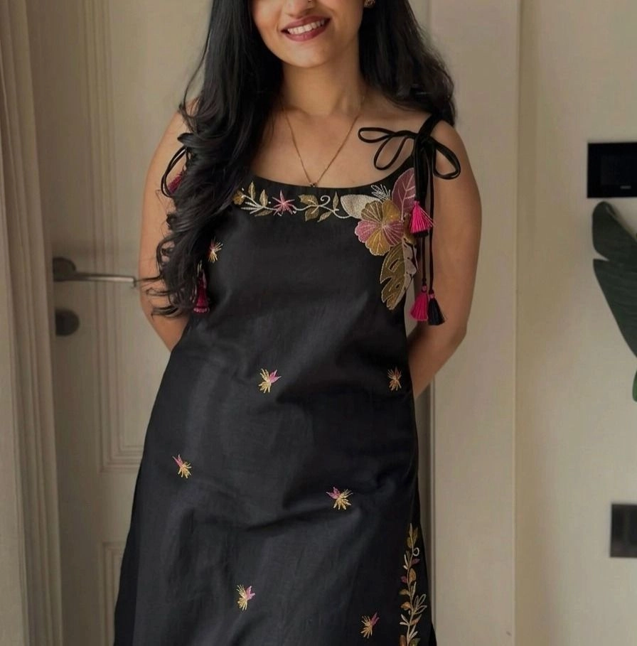 Tryloom Blossom Charm Sleeveless Cotton Embroidered Kurta Pant Set | Premium Floral Ethnic Wear for Women 2