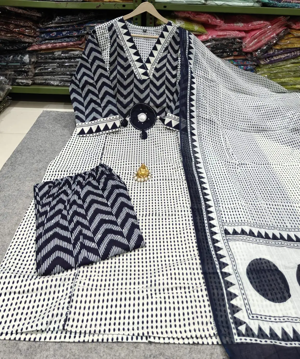 Tryloom Heritage Panel Print Premium Cotton Kurti Pant & Malmal Dupatta Set | Designer Ethnic Suit for Women 2