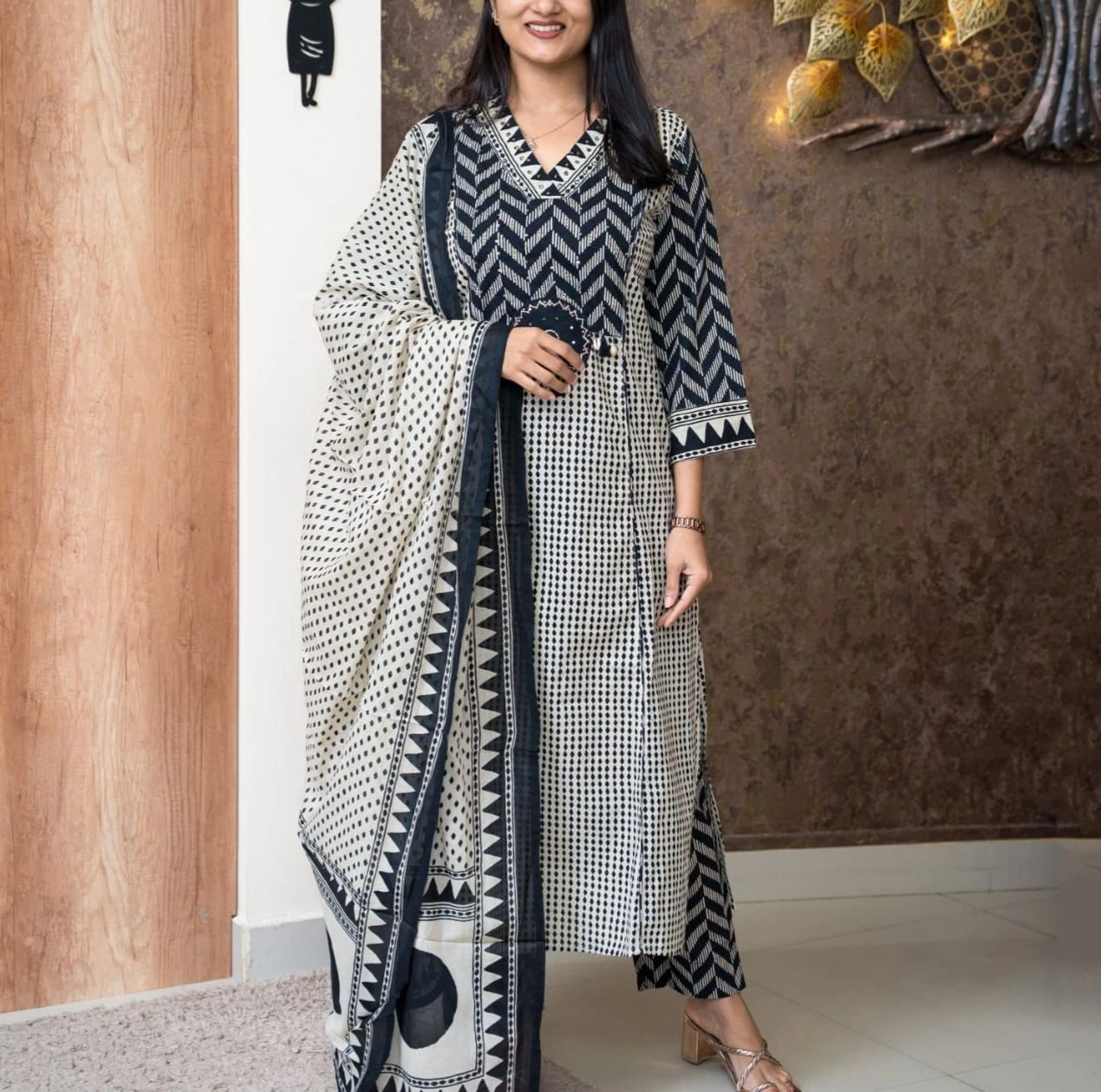 Tryloom Heritage Panel Print Premium Cotton Kurti Pant & Malmal Dupatta Set | Designer Ethnic Suit for Women 1