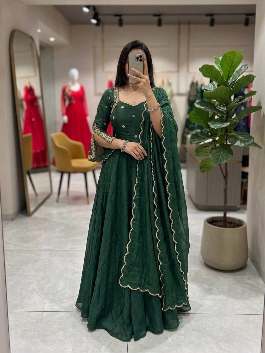 Tryloom Royal Chinnon Embroidered Festive Anarkali Set | Premium Designer Party Wear Gown with Chinnon Silk Dupatta 1