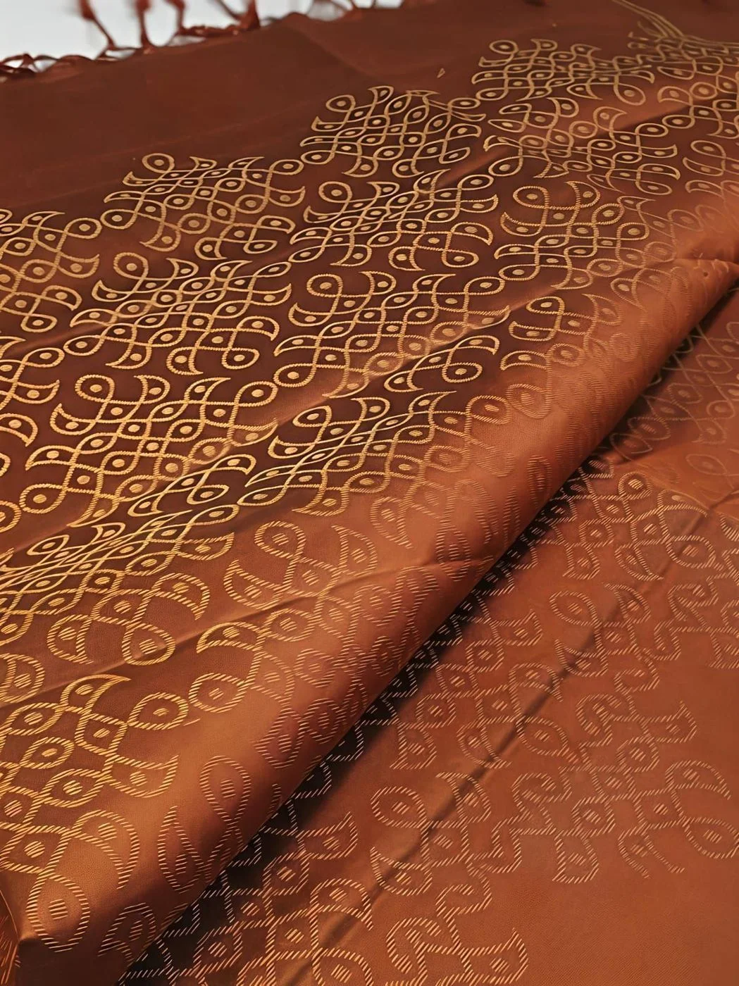 Tryloom Vintage Kolam Premium Soft Silk Saree | Traditional Designer Silk Saree with Rich Kolam Pallu & Elegant Blouse 1