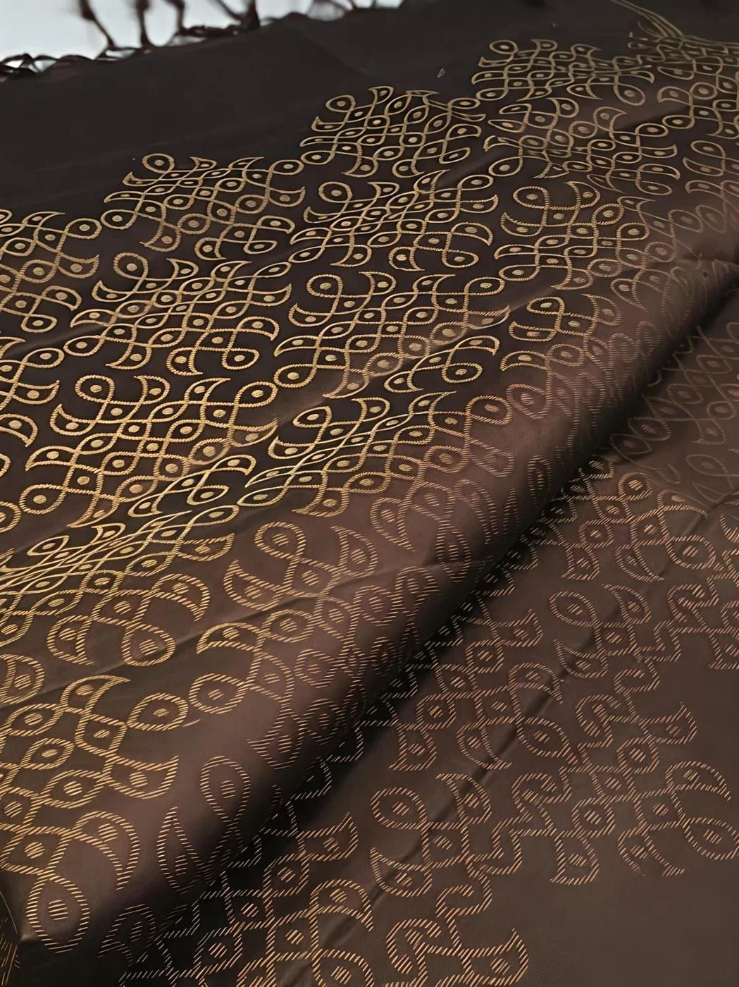 Tryloom Vintage Kolam Premium Soft Silk Saree | Traditional Designer Silk Saree with Rich Kolam Pallu & Elegant Blouse 3