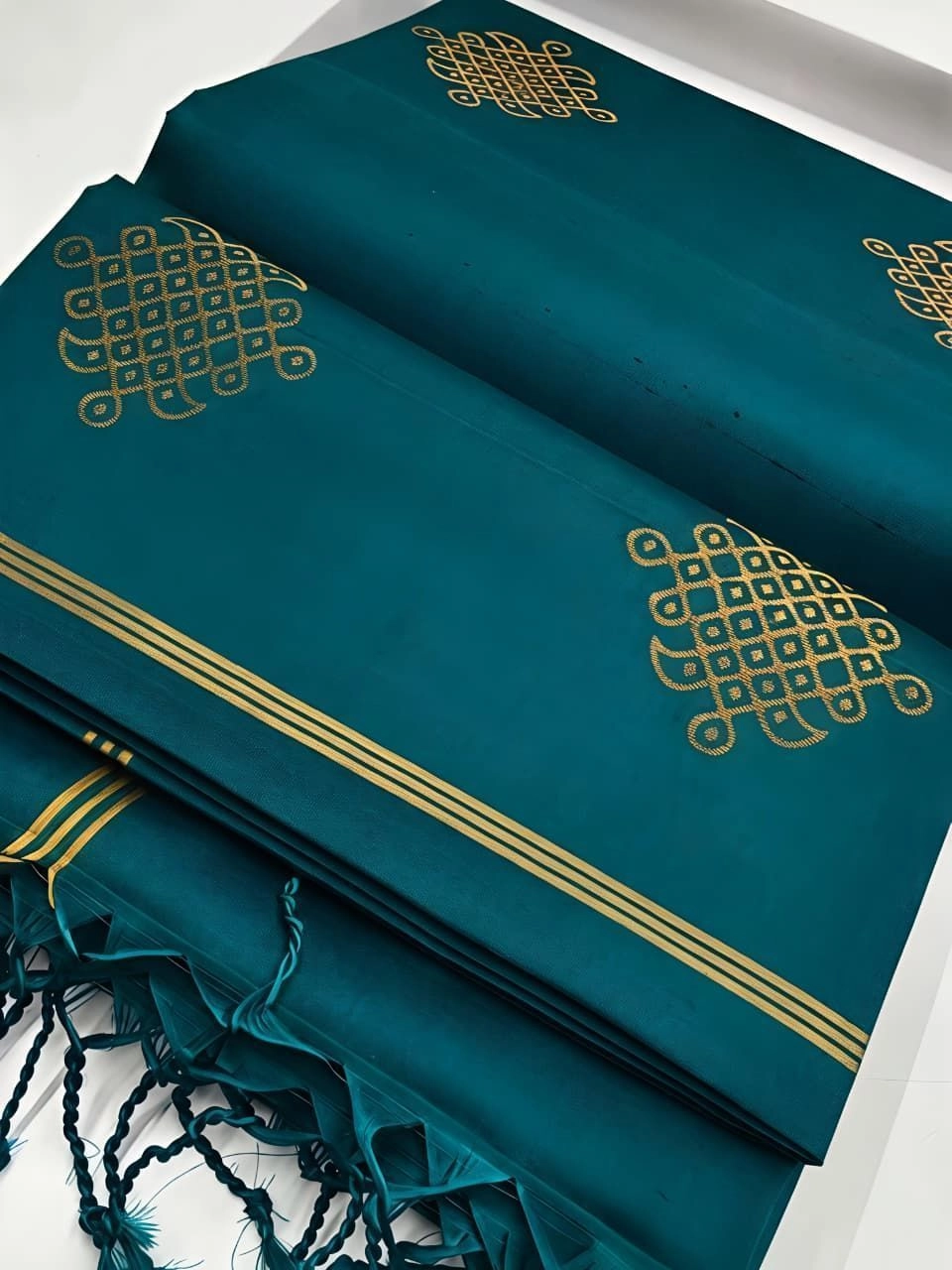Tryloom Vintage Kolam Premium Soft Silk Saree | Traditional Designer Silk Saree with Rich Kolam Pallu & Elegant Blouse 3