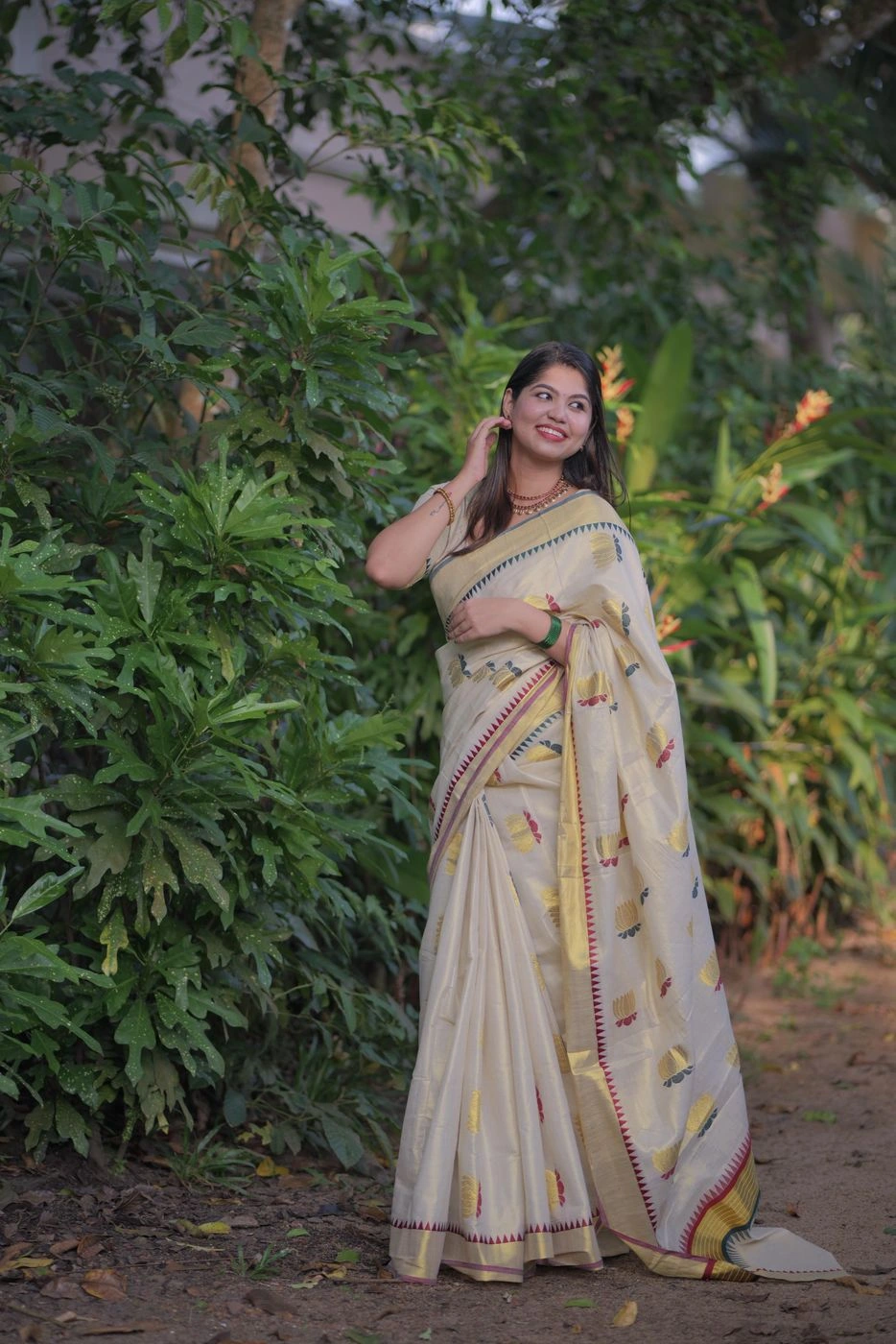 Tryloom Lotus Weave Premium Golden Tissue Saree with Temple Border | Kerala Wedding & Festive Tissue Saree | Elegant Traditional Party Wear 1