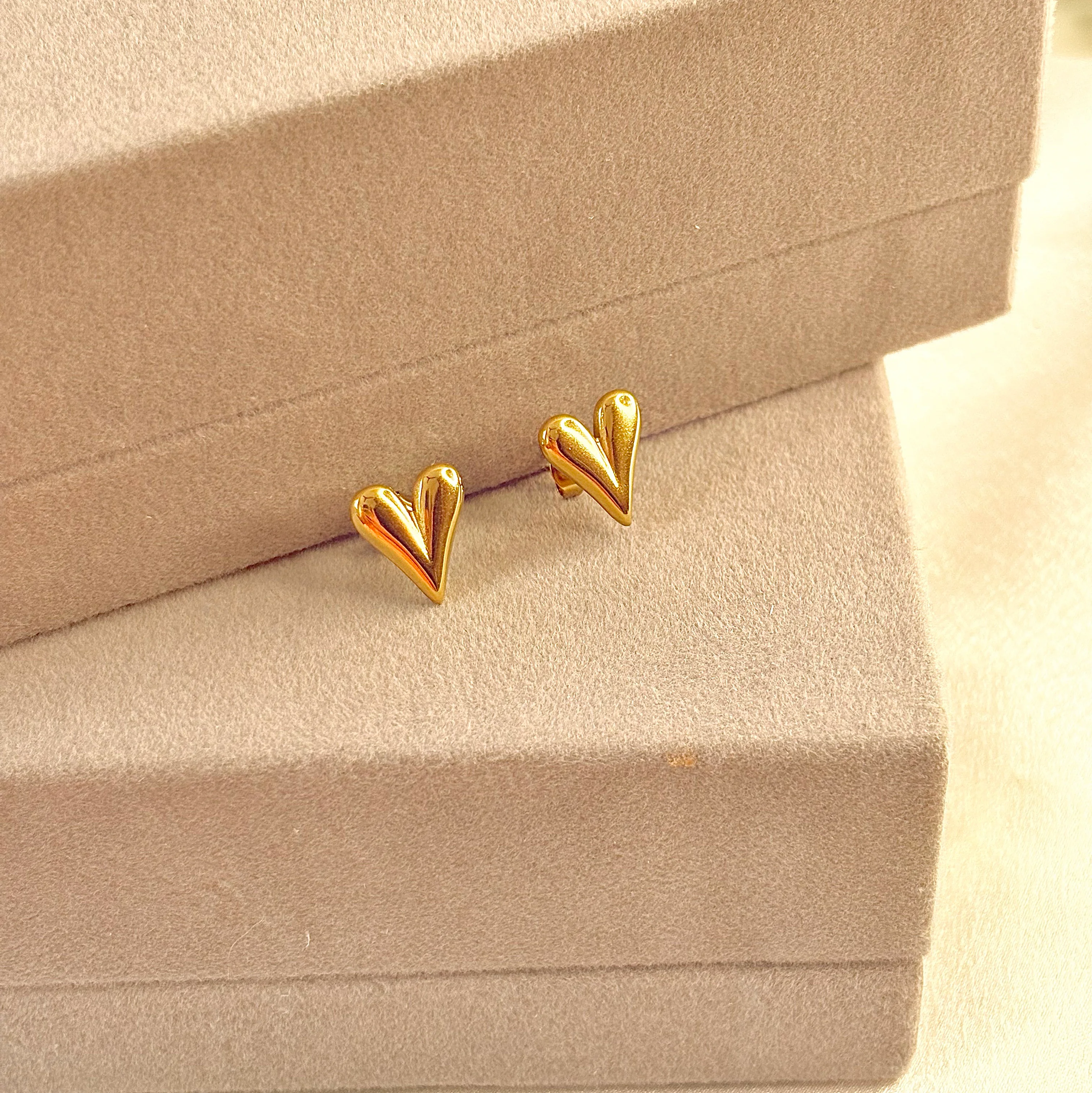 Heart shaped stud earrings 2