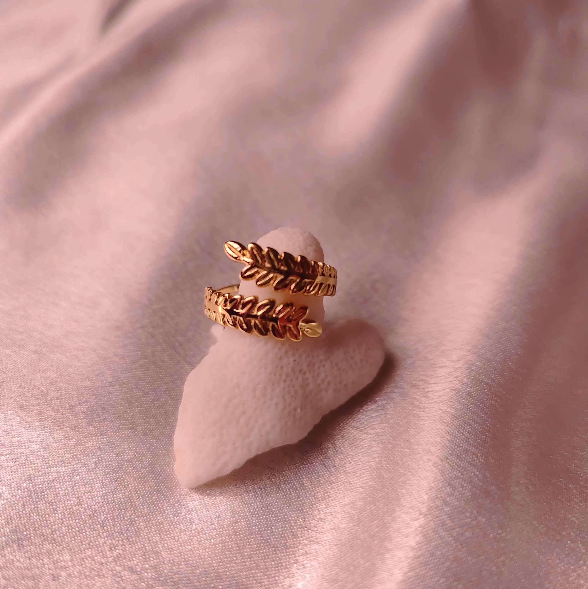Two Leaf around design ring 2