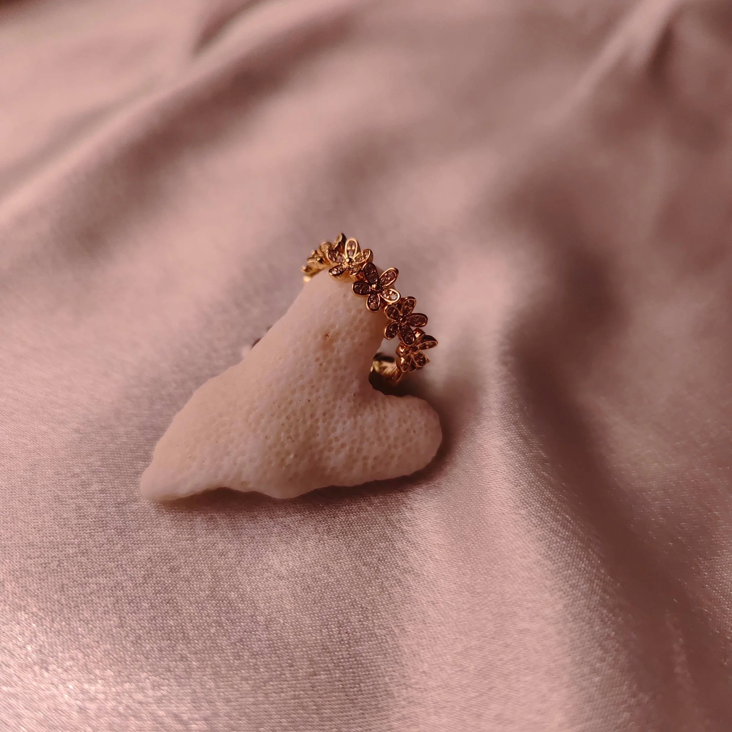 Floral themed adjustable ring 2