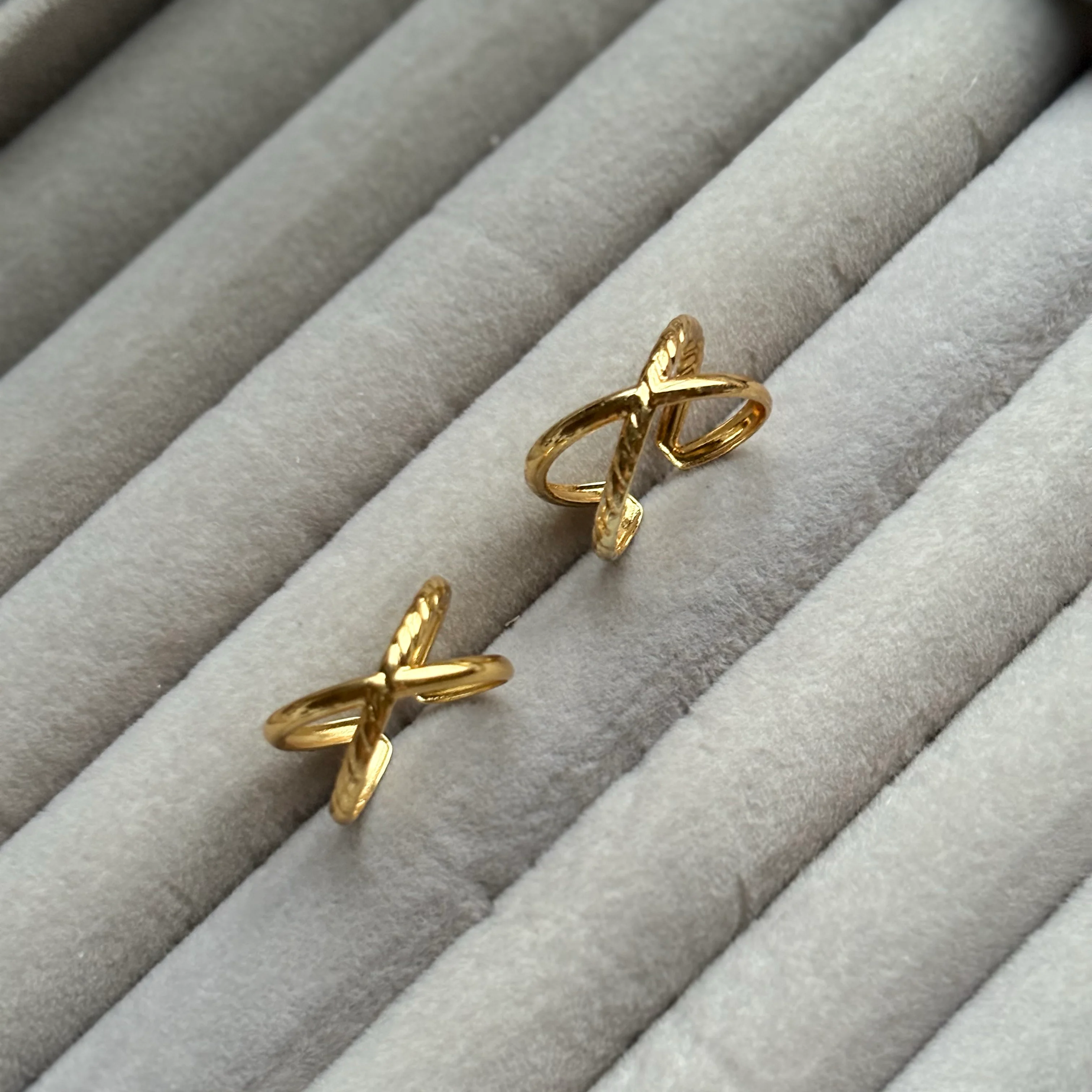 Cross design adjustable ring 2