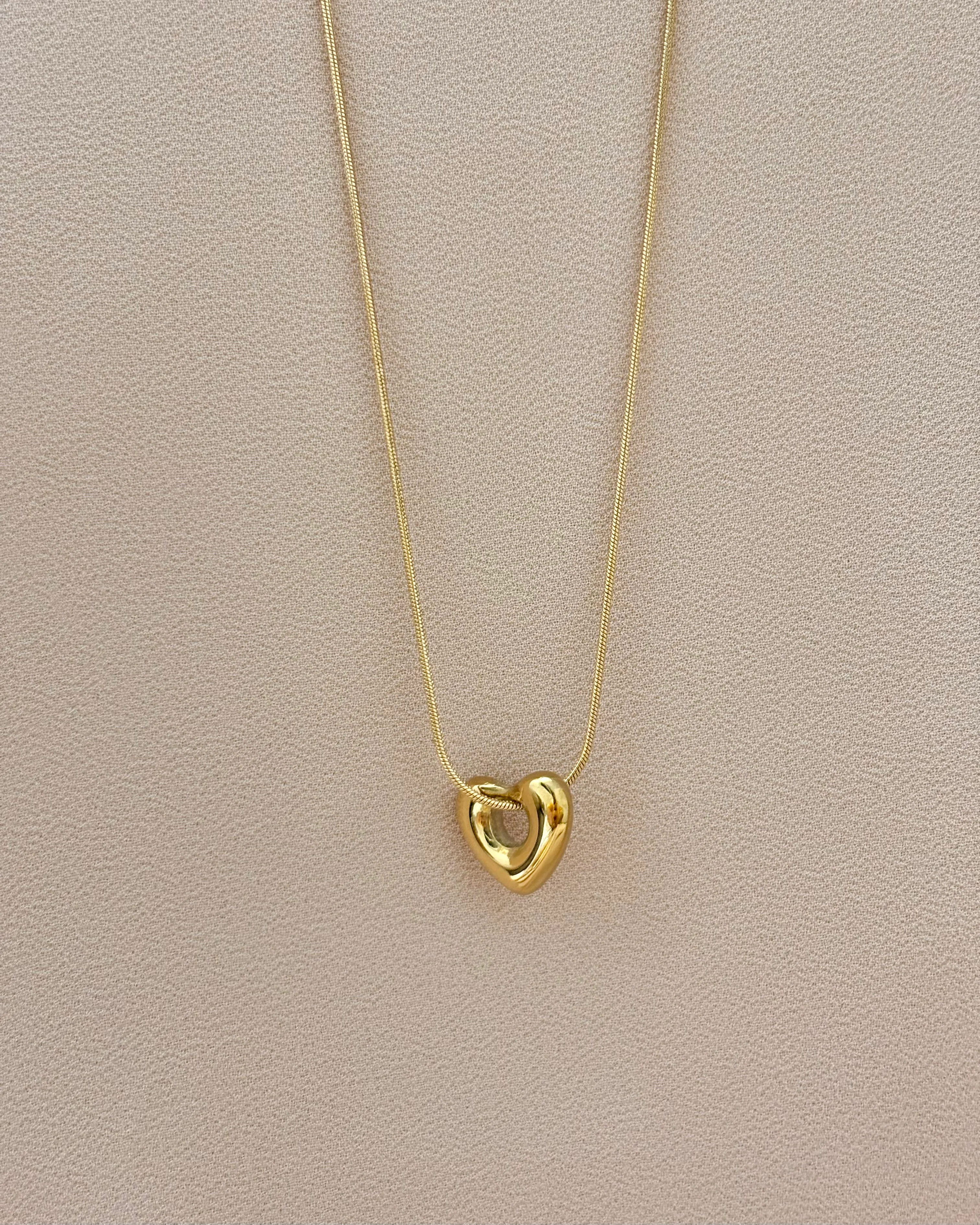 Heart shaped pendant necklace. 1