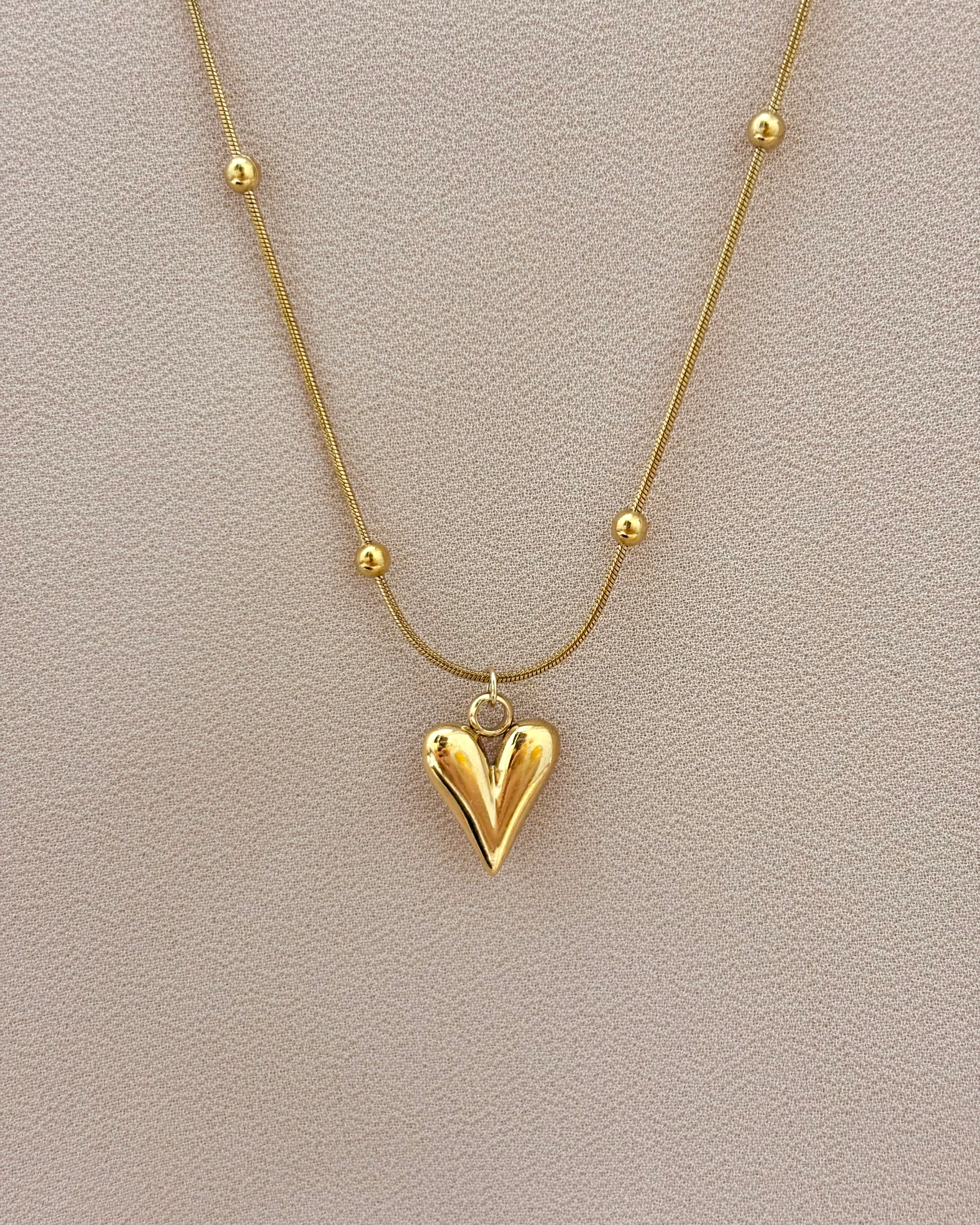 Heart shaped pendant necklace with bead chain 2