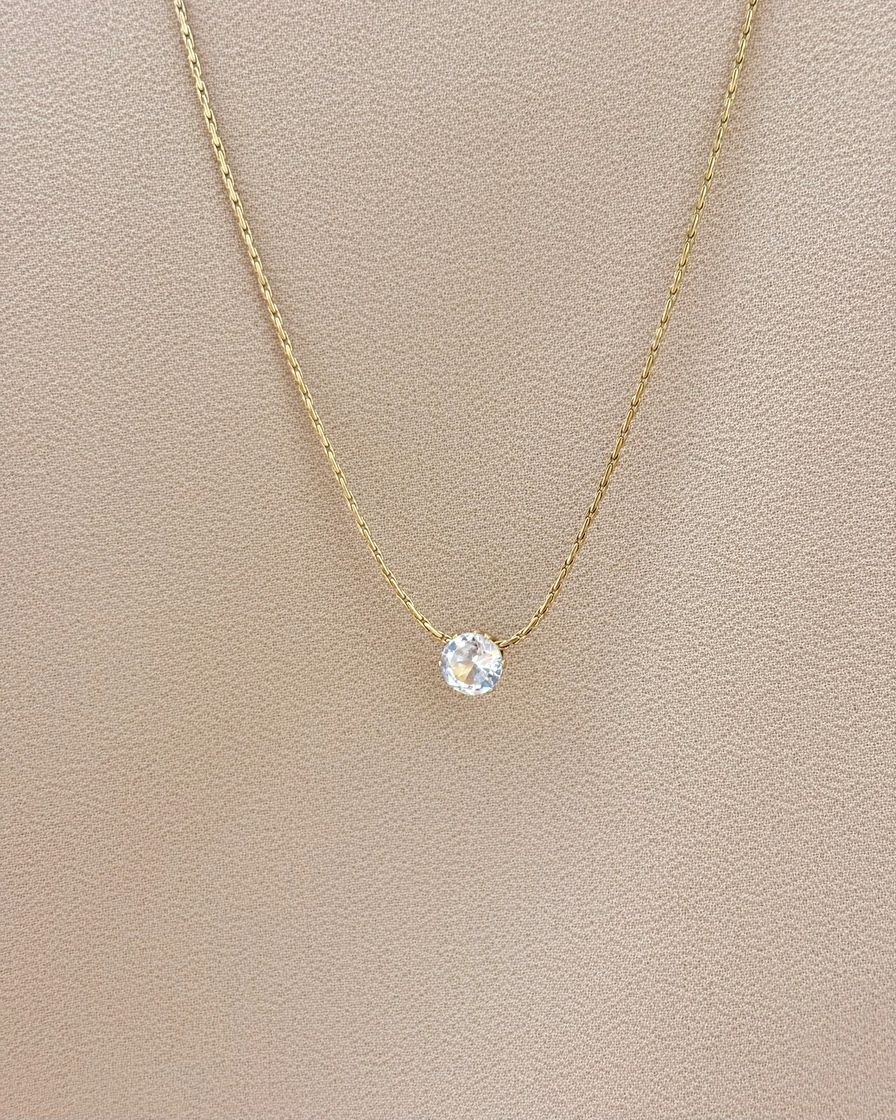 Minimal single stone pendant necklace